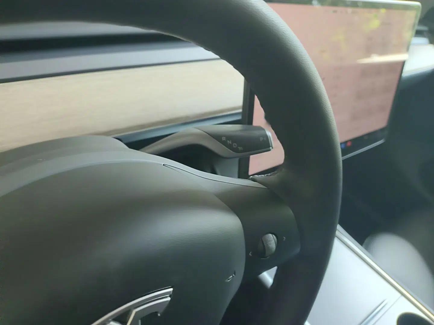Tesla Model Y 2022 Rear-Wheel-Drive Version — миниатюра 16