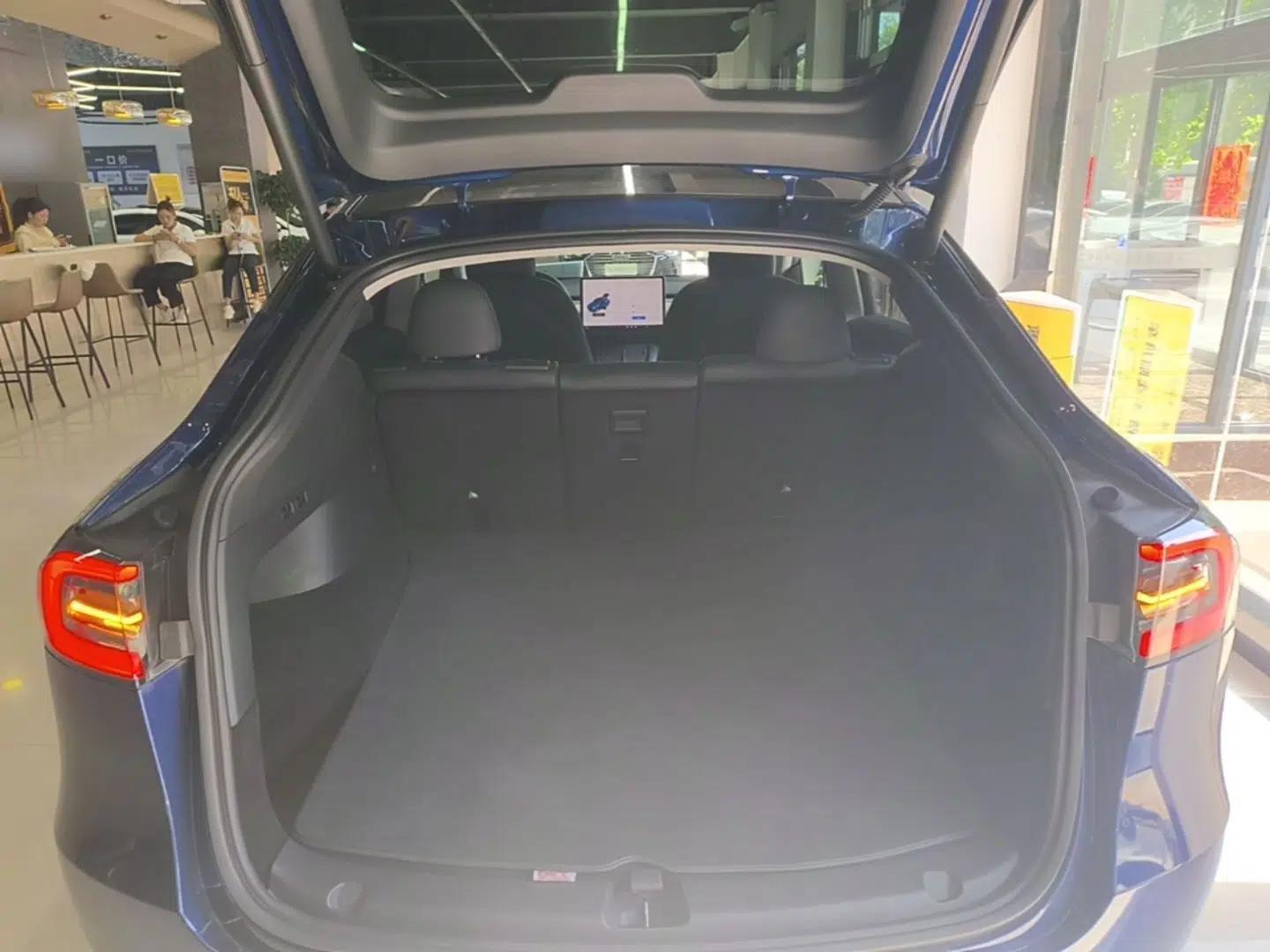 Tesla Model Y 2022 Rear-Wheel-Drive Version — миниатюра 22