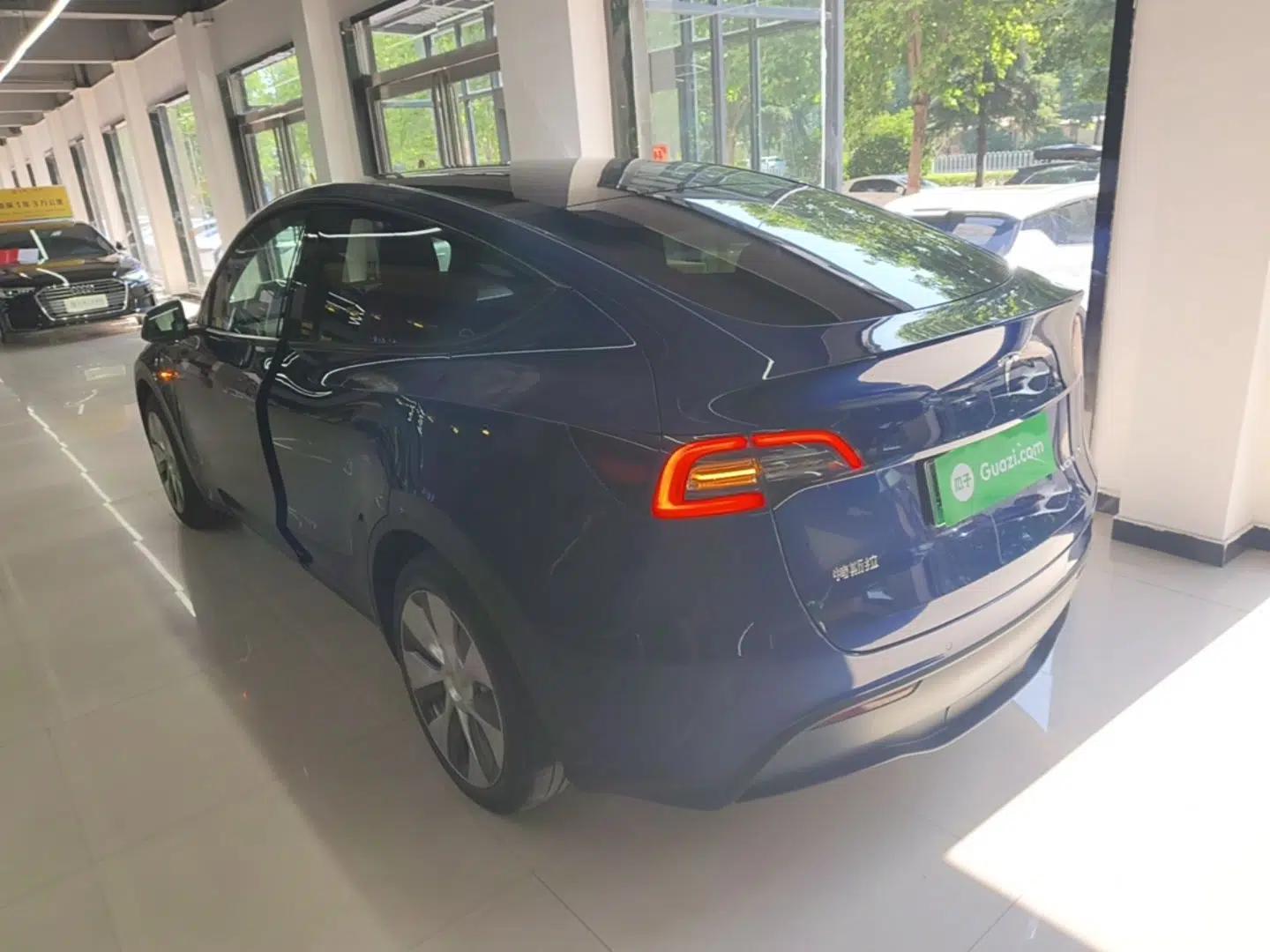 Tesla Model Y 2022 Rear-Wheel-Drive Version — миниатюра 4