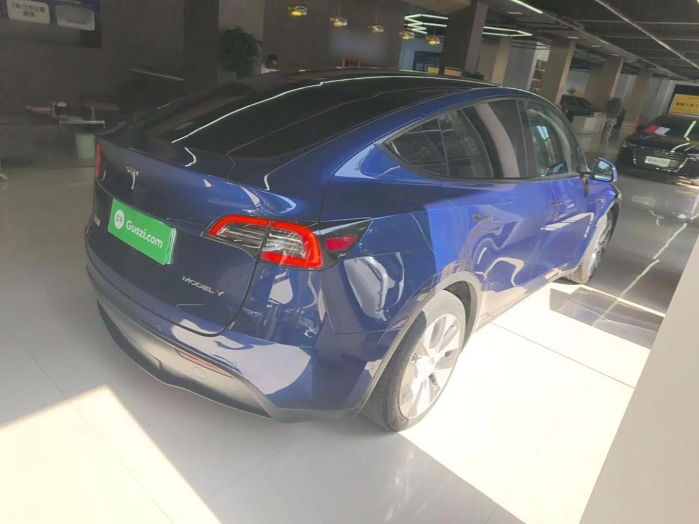 Tesla Model Y 2022 Rear-Wheel-Drive Version — миниатюра 6