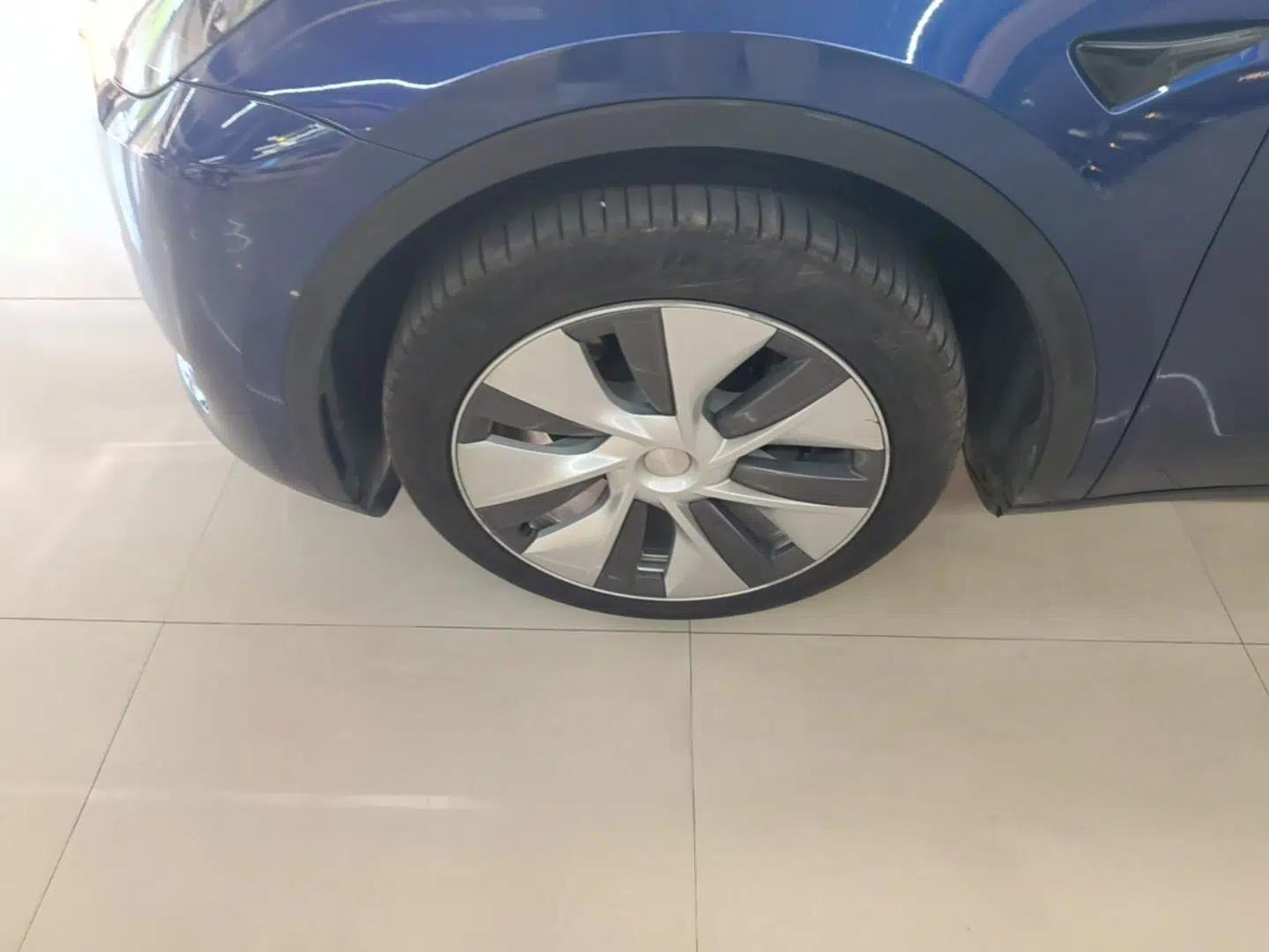 Tesla Model Y 2022 Rear-Wheel-Drive Version — миниатюра 10