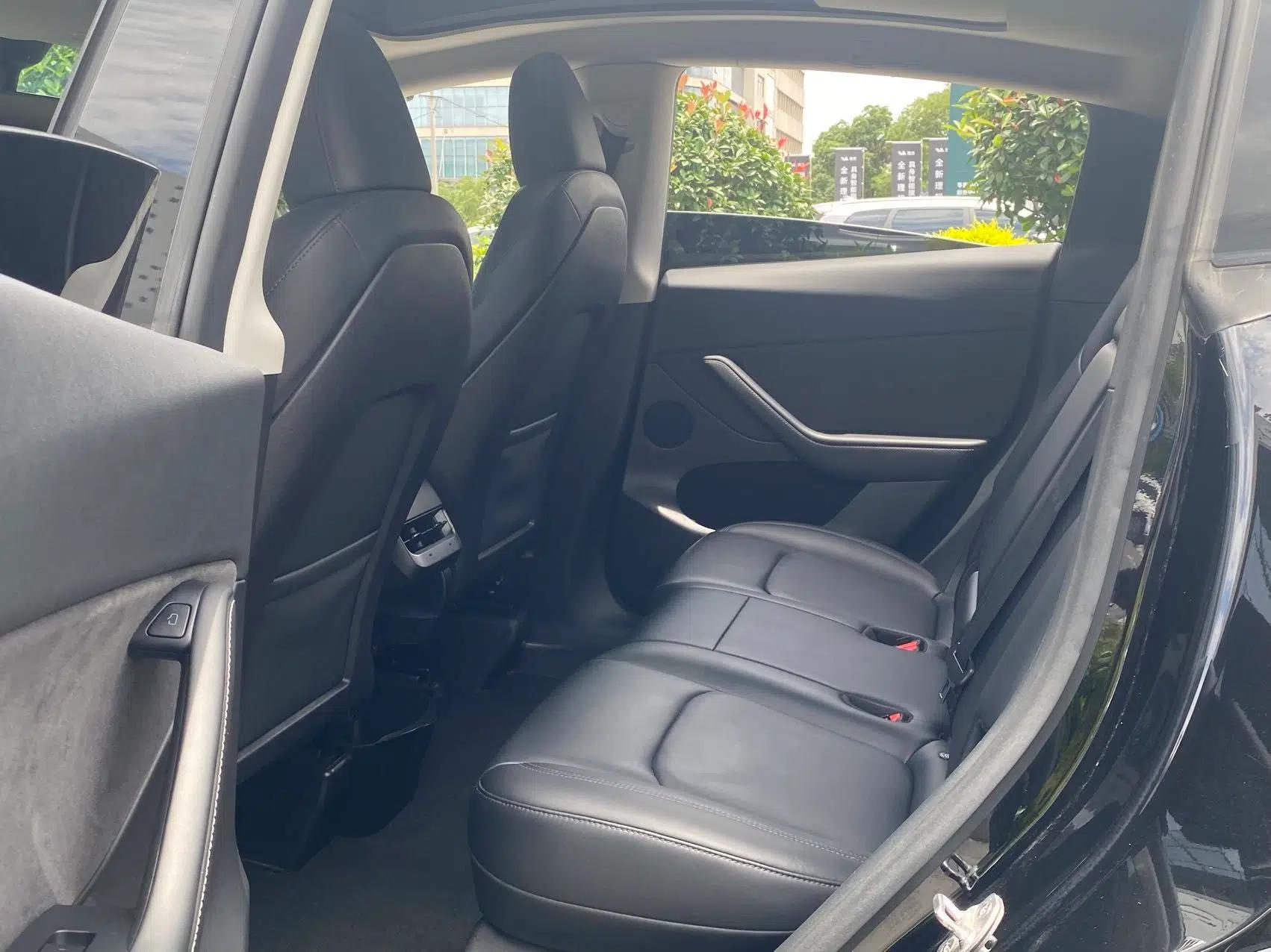 Tesla Model Y 2022 Revised Version Rear-Wheel Drive — миниатюра 11