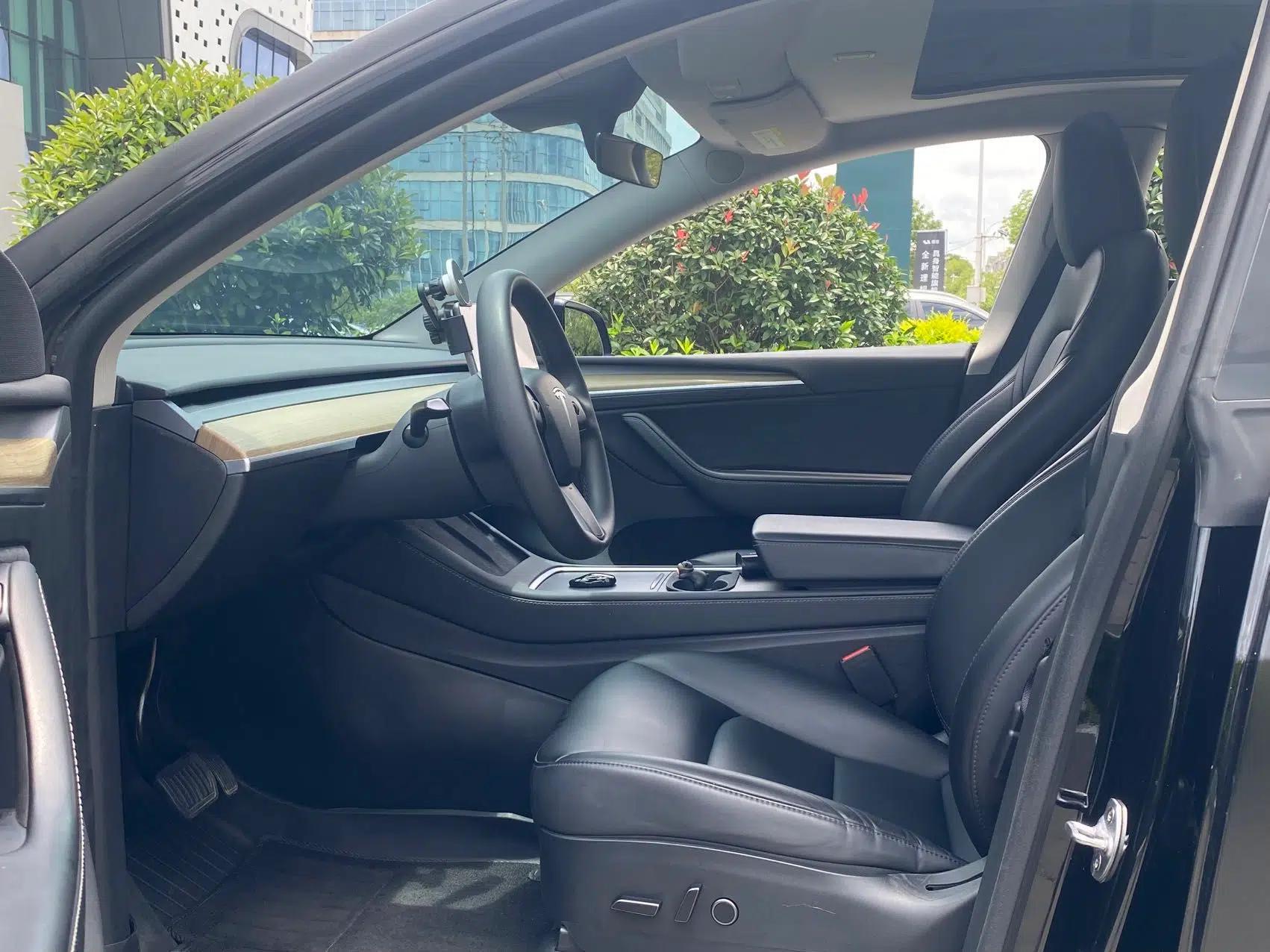 Tesla Model Y 2022 Revised Version Rear-Wheel Drive — миниатюра 10