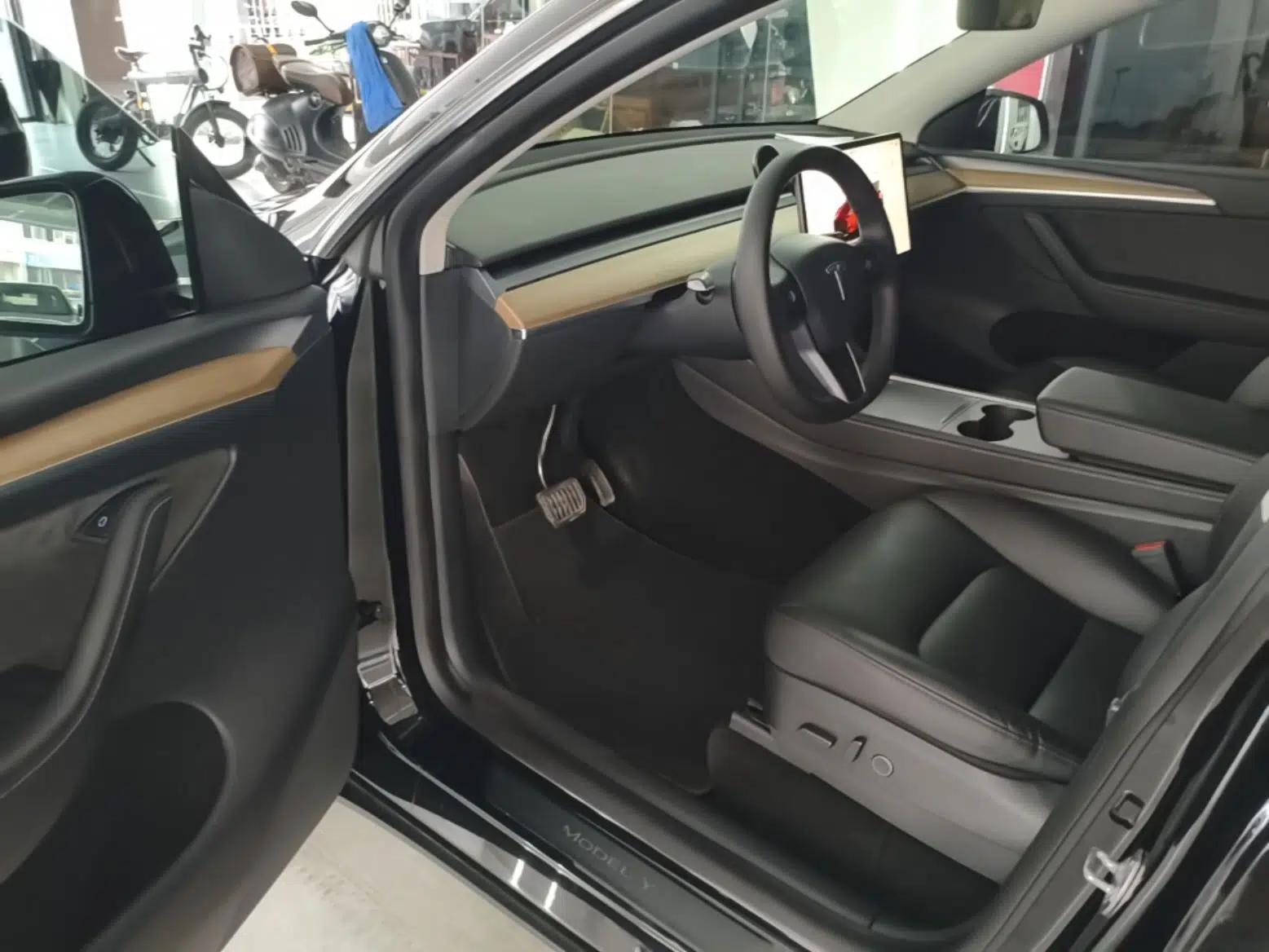 Tesla Model Y 2022 Rear-Wheel-Drive Version — миниатюра 23