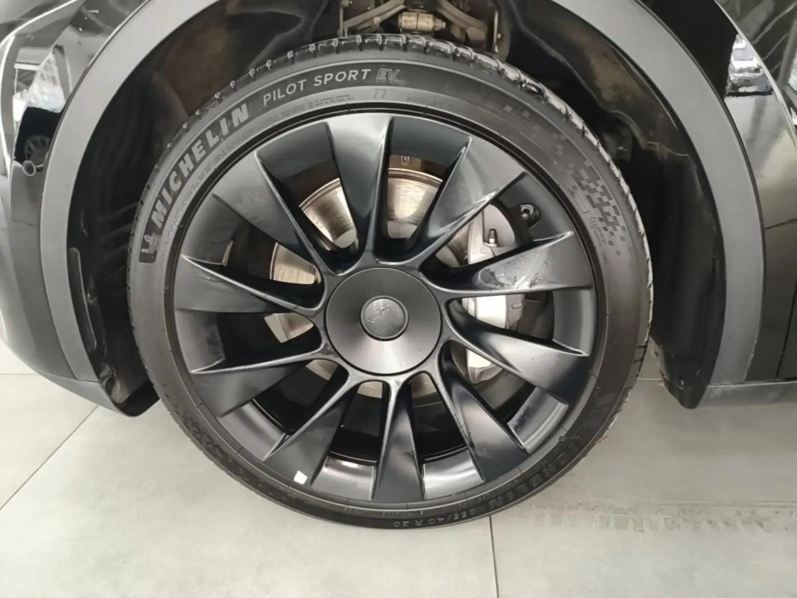Tesla Model Y 2022 Rear-Wheel-Drive Version — миниатюра 10