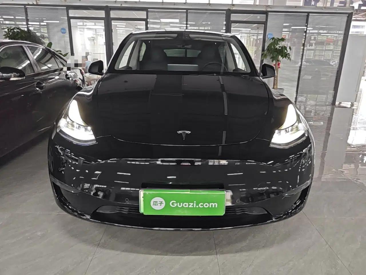 Tesla Model Y 2022 Long-Range All-Wheel-Drive Version — миниатюра 2