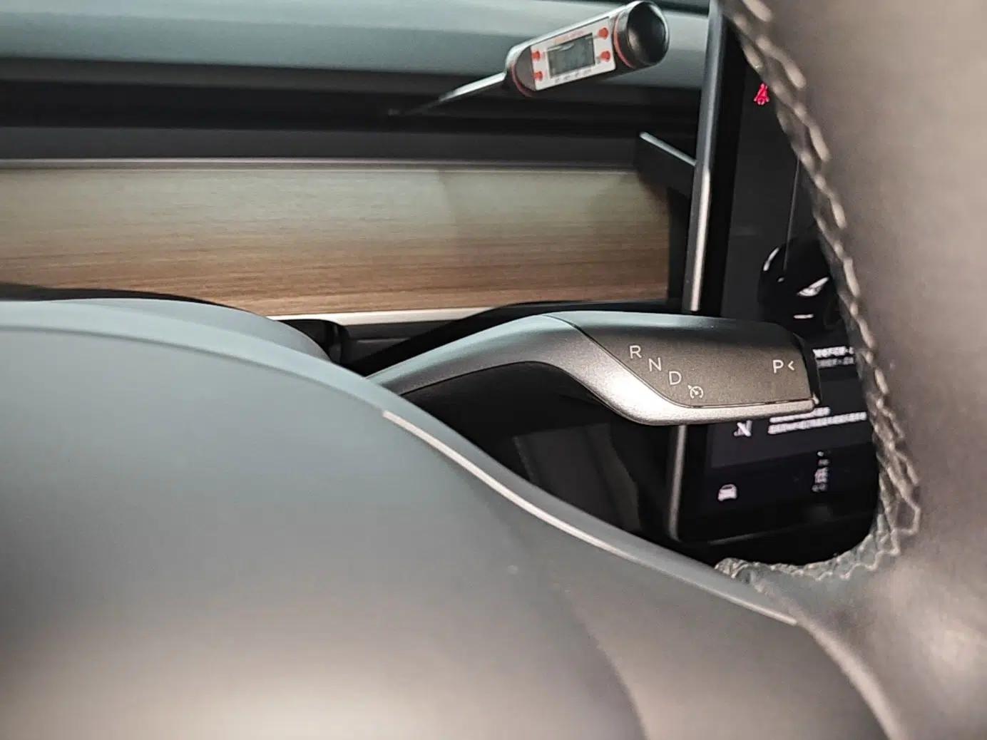 Tesla Model Y 2022 Long-Range All-Wheel-Drive Version — миниатюра 21