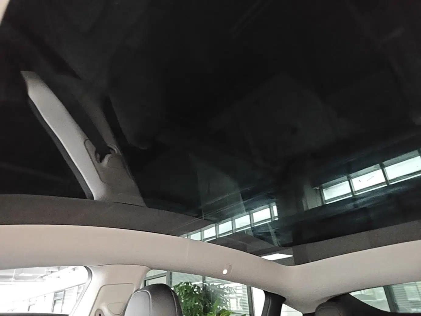 Tesla Model Y 2022 Long-Range All-Wheel-Drive Version — миниатюра 26