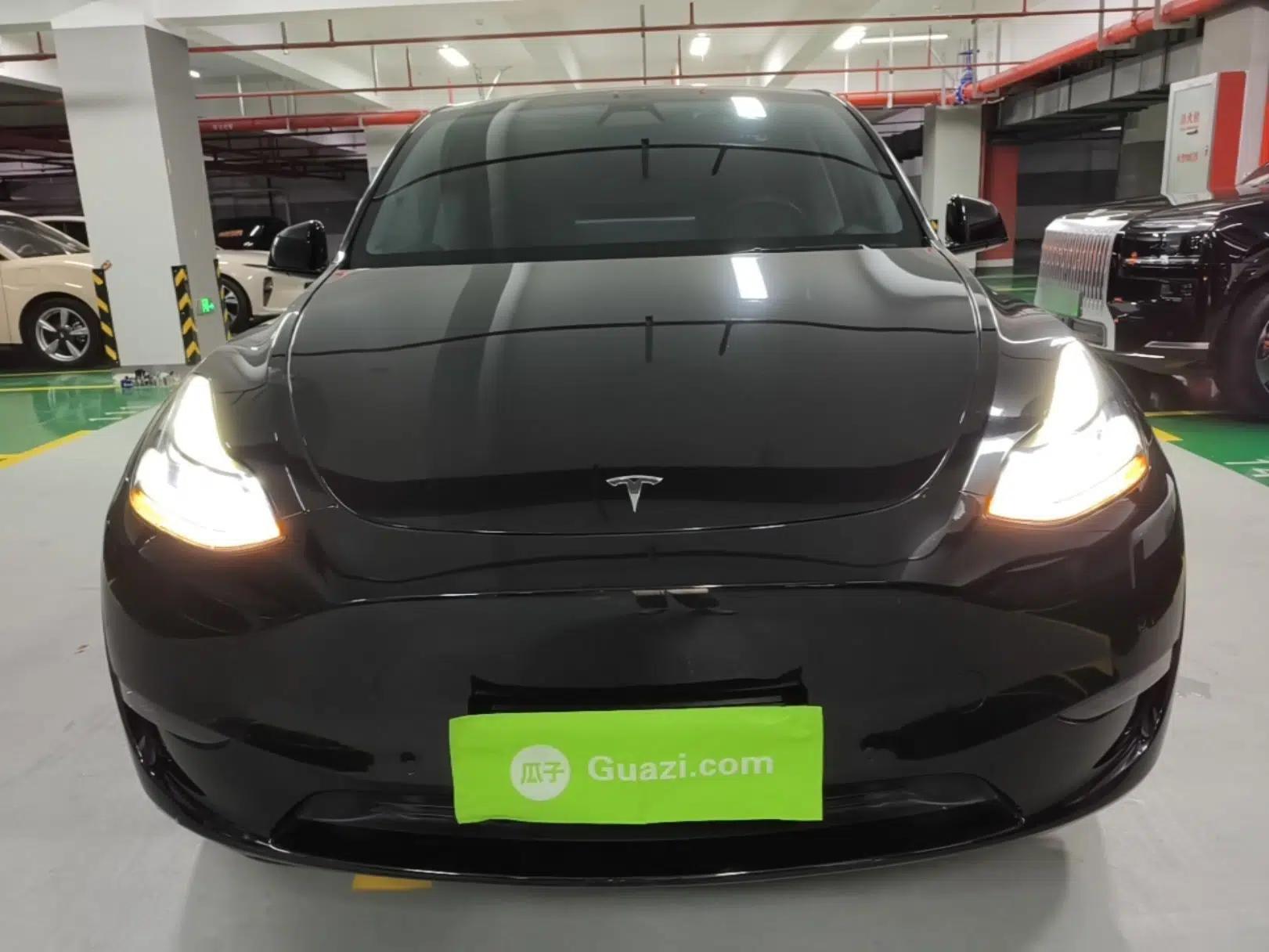 Tesla Model Y 2021 Long-Range All-Wheel-Drive Version — миниатюра 2