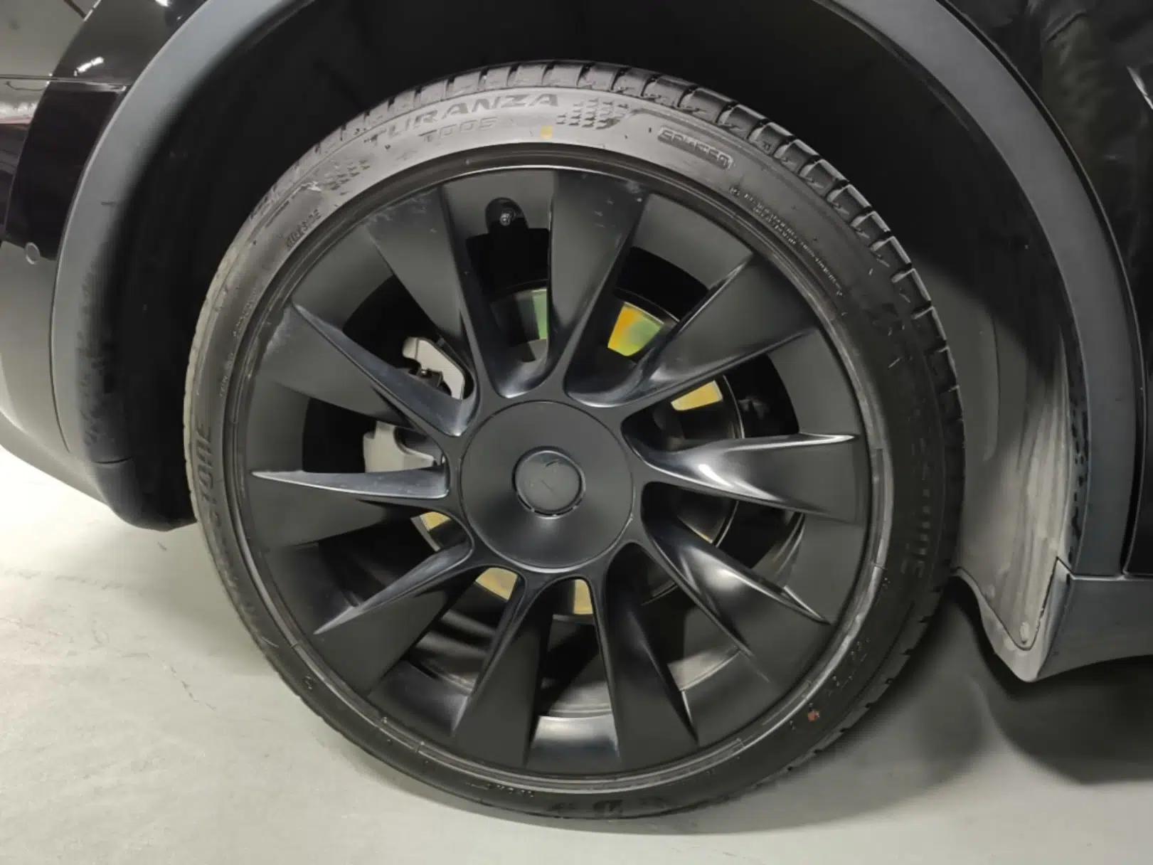 Tesla Model Y 2021 Long-Range All-Wheel-Drive Version — миниатюра 11