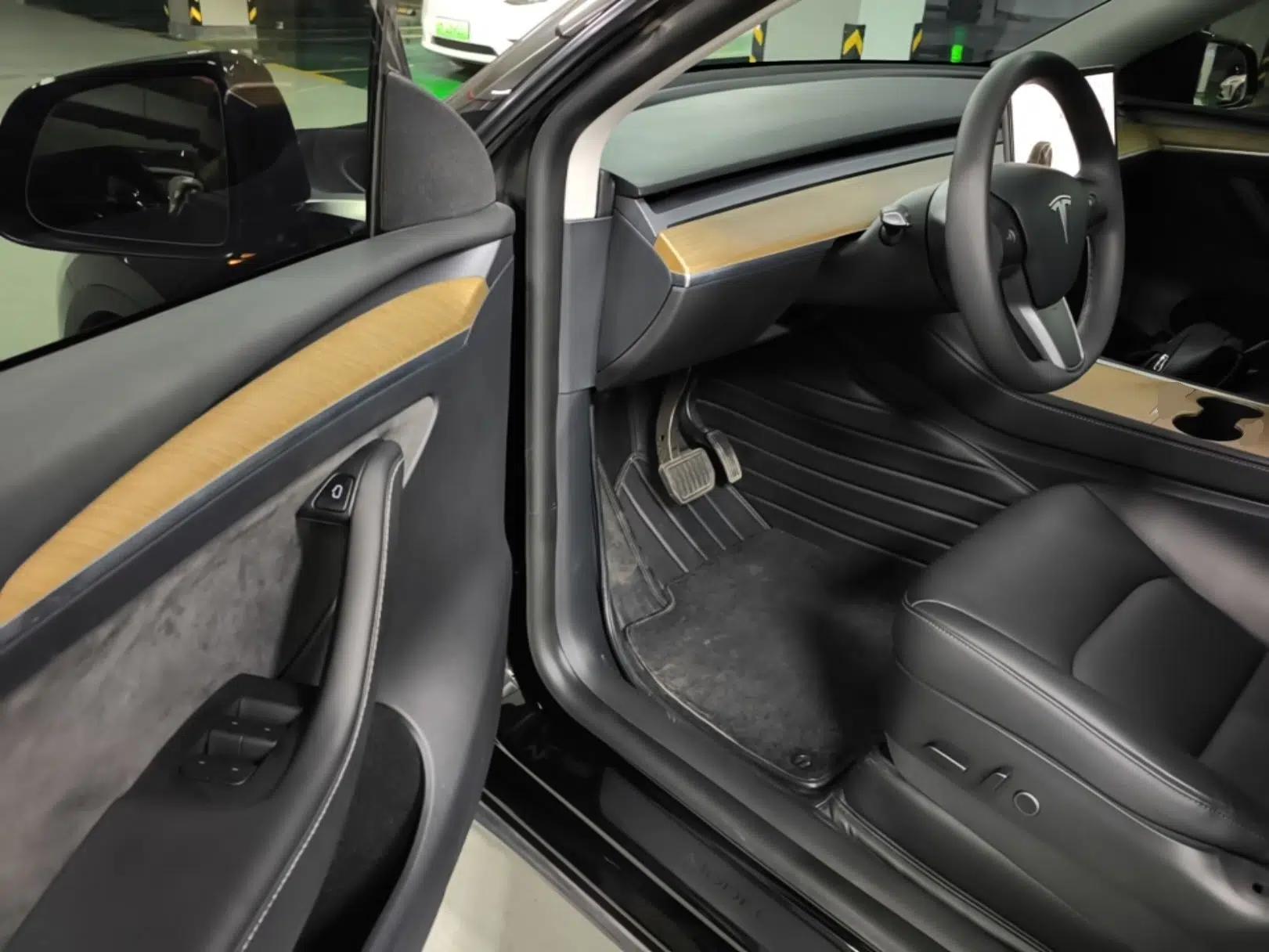 Tesla Model Y 2021 Long-Range All-Wheel-Drive Version — миниатюра 18