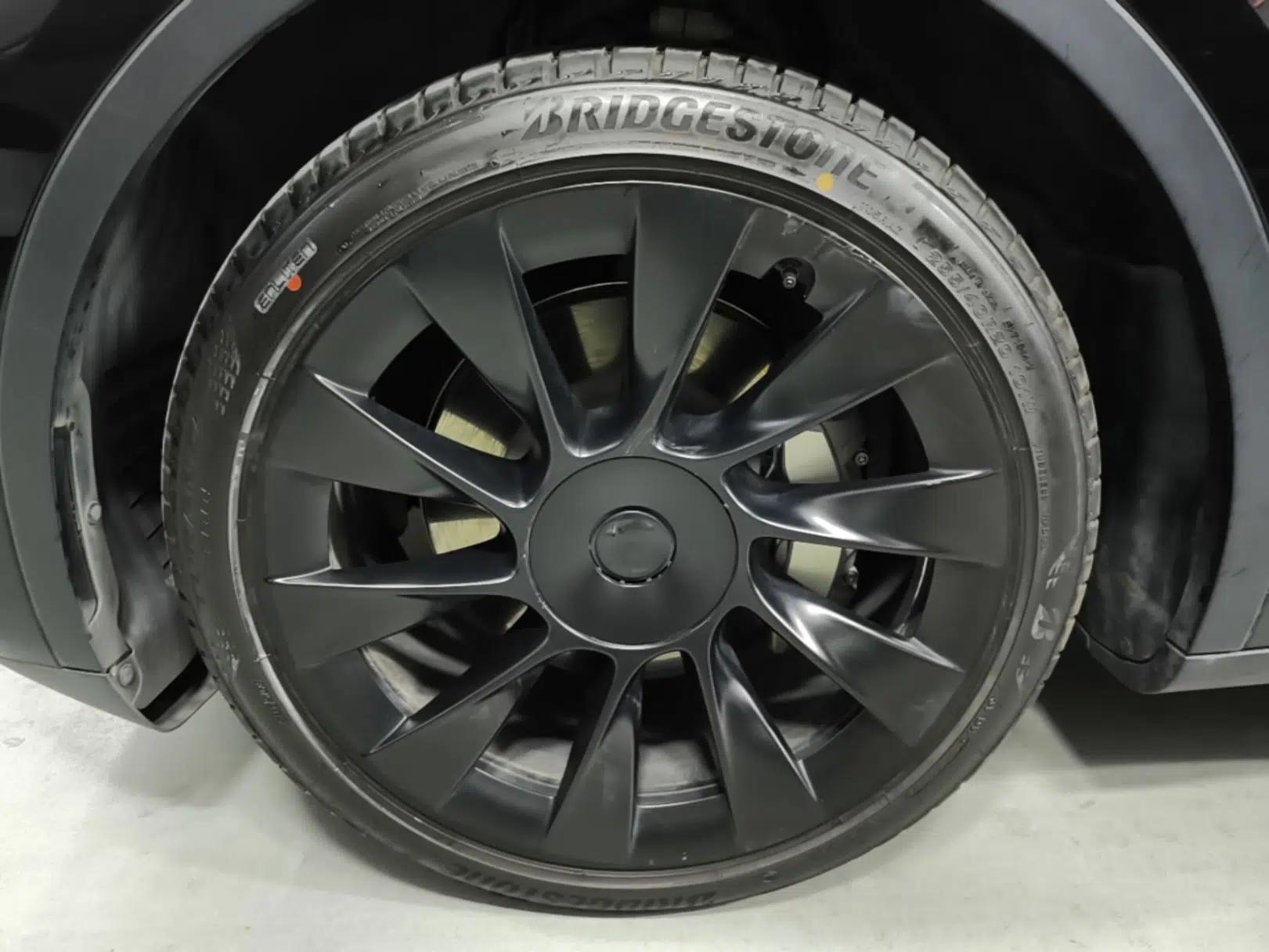 Tesla Model Y 2021 Long-Range All-Wheel-Drive Version — миниатюра 10