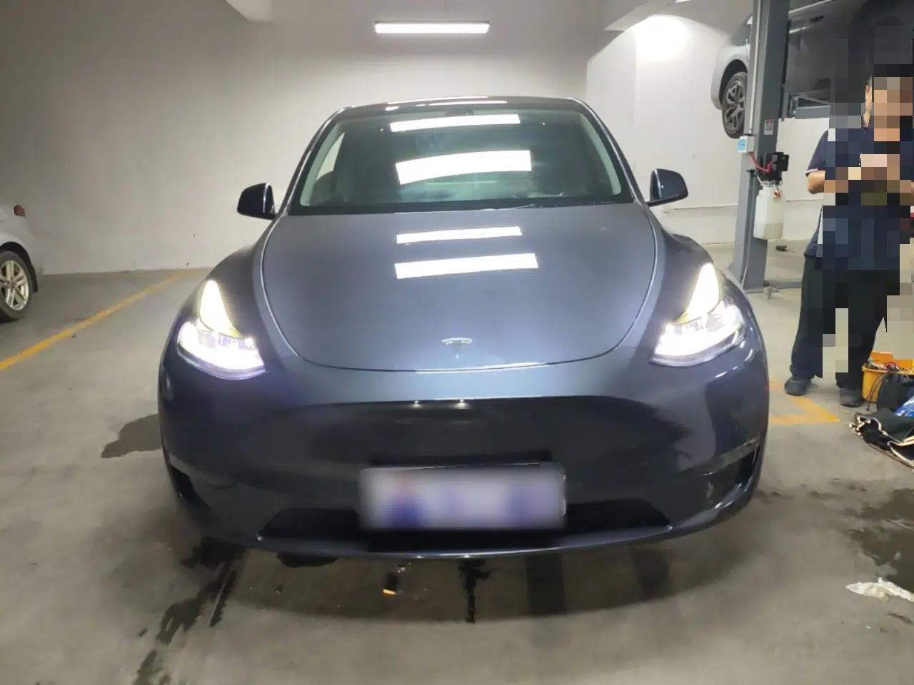 Tesla Model Y 2021 Long-Range All-Wheel-Drive Version — миниатюра 2