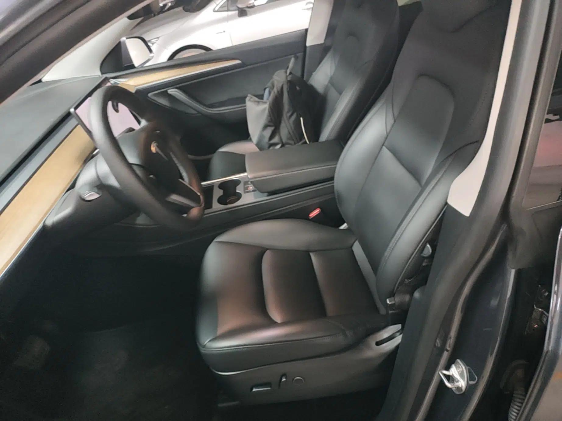 Tesla Model Y 2021 Long-Range All-Wheel-Drive Version — миниатюра 17