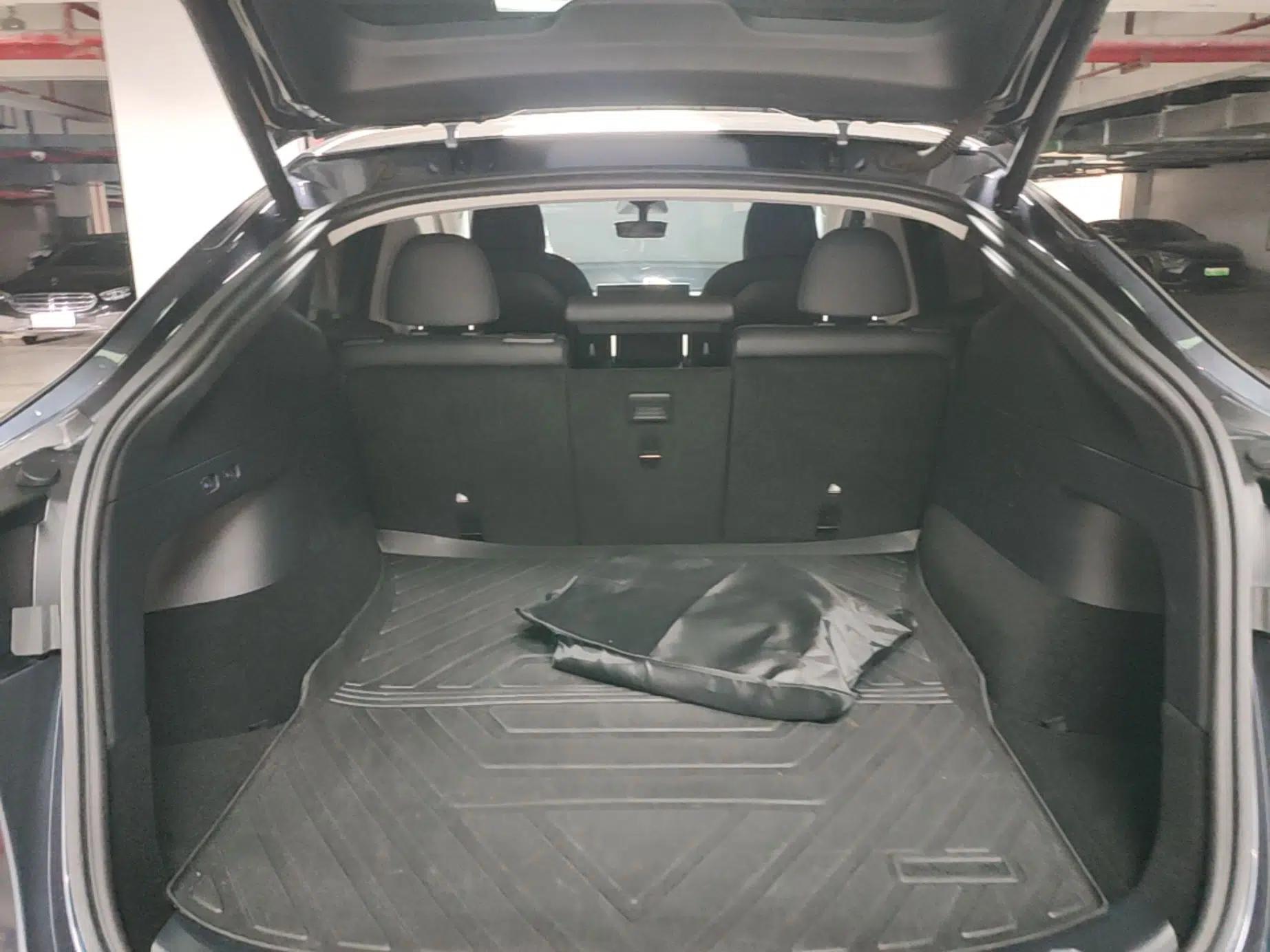 Tesla Model Y 2021 Long-Range All-Wheel-Drive Version — миниатюра 22