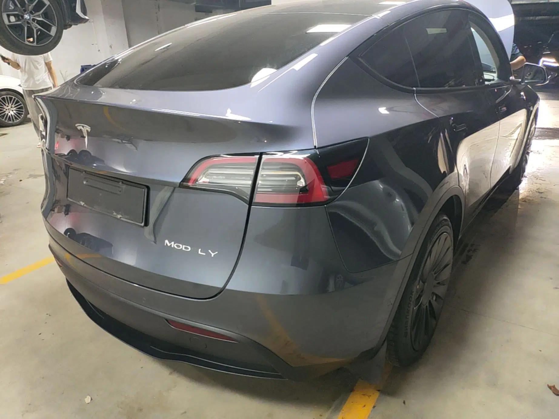 Tesla Model Y 2021 Long-Range All-Wheel-Drive Version — миниатюра 6