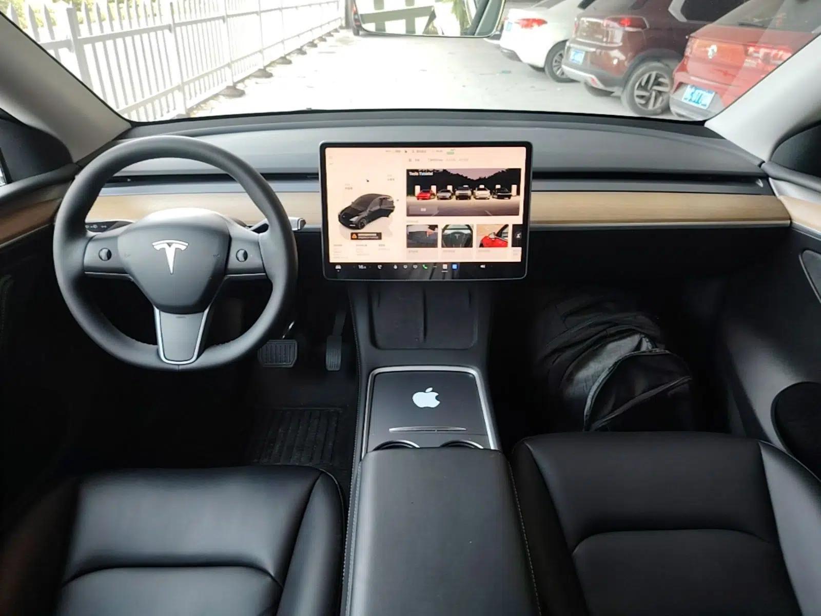 Tesla Model Y 2022 Rear-Wheel-Drive Version — миниатюра 12