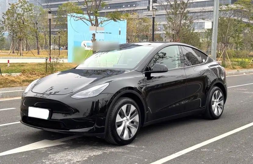 Tesla Model Y 2022 Rear-Wheel-Drive Version — миниатюра 1