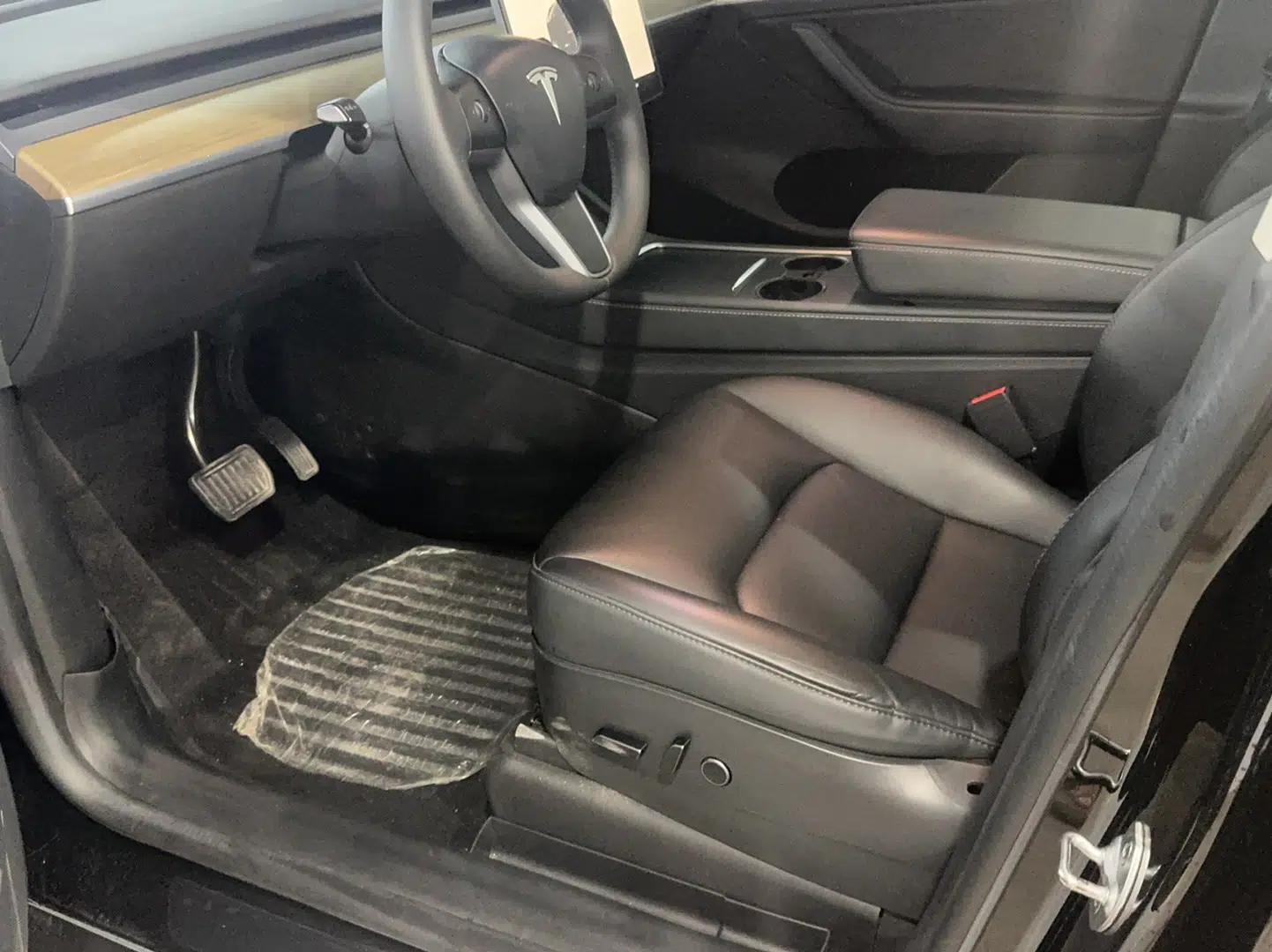 Tesla Model Y 2022 Rear-Wheel-Drive Version — миниатюра 12