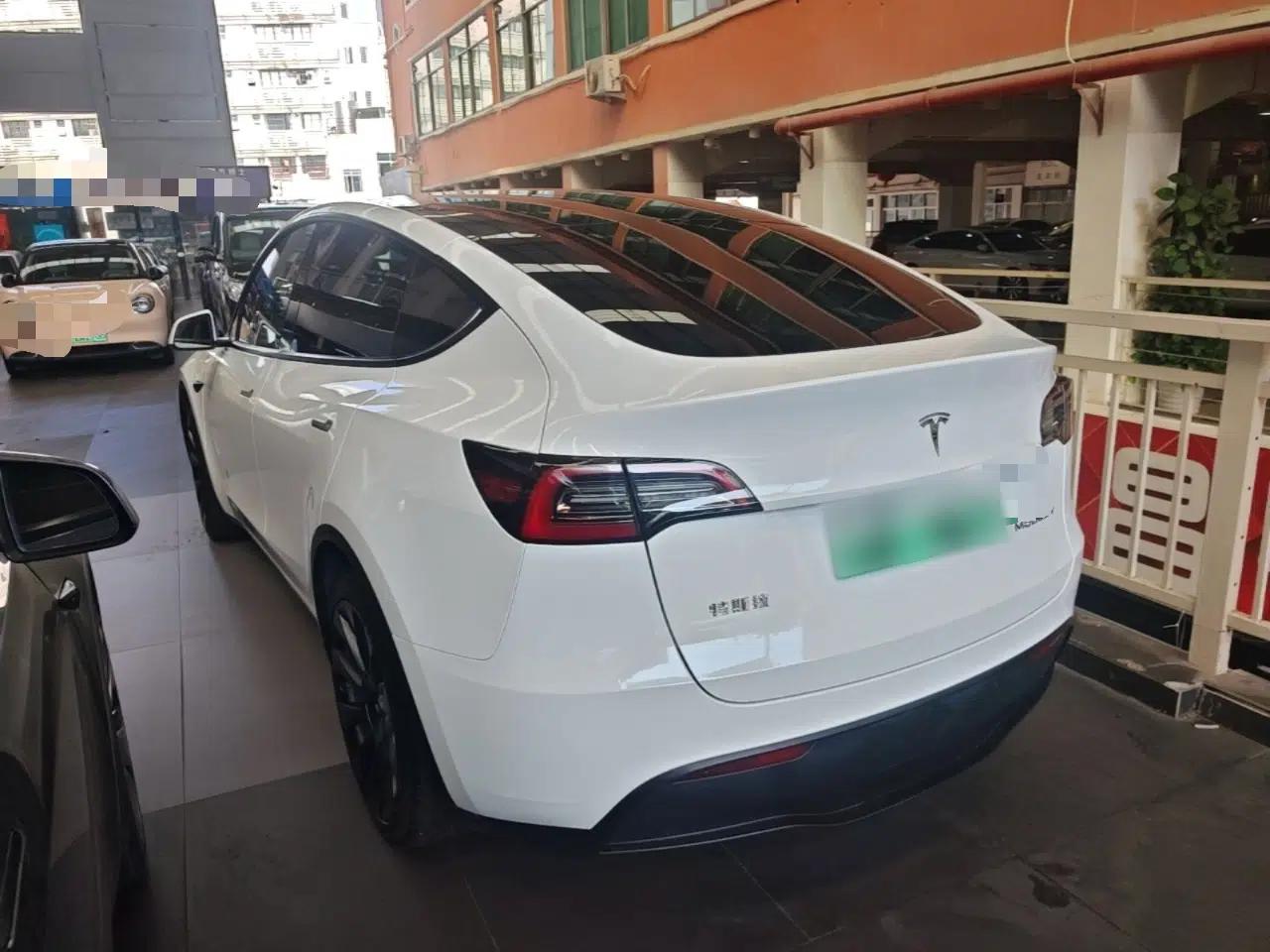 Tesla Model Y 2022 Revised Version Rear-Wheel Drive — миниатюра 4