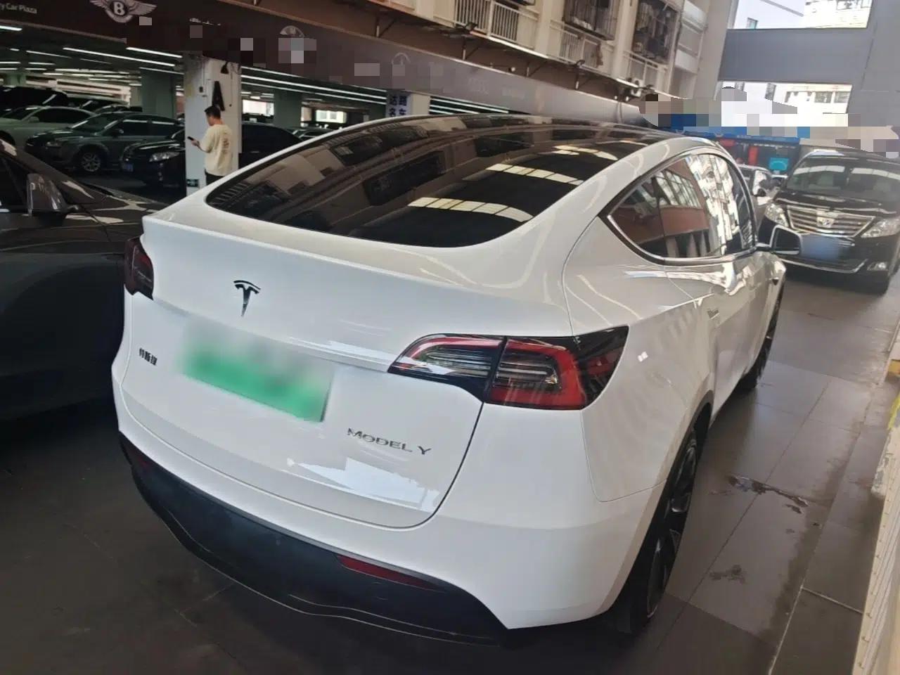 Tesla Model Y 2022 Revised Version Rear-Wheel Drive — миниатюра 6