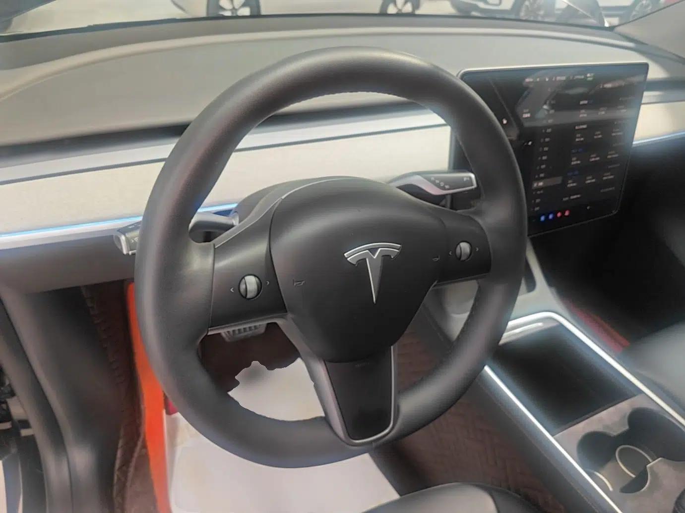 Tesla Model Y 2023 Rear-Wheel-Drive Version — миниатюра 12