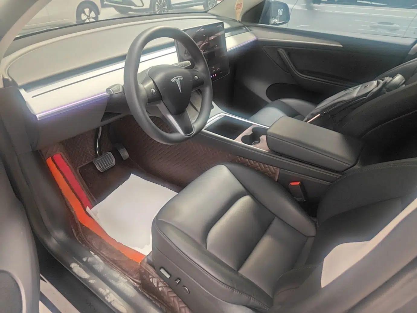 Tesla Model Y 2023 Rear-Wheel-Drive Version — миниатюра 17
