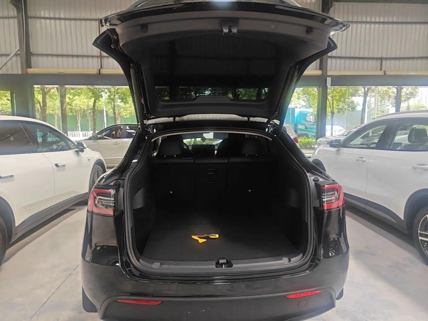 Tesla Model Y 2023 Rear-Wheel-Drive Version — миниатюра 22