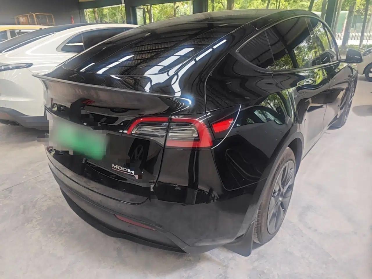 Tesla Model Y 2023 Rear-Wheel-Drive Version — миниатюра 6