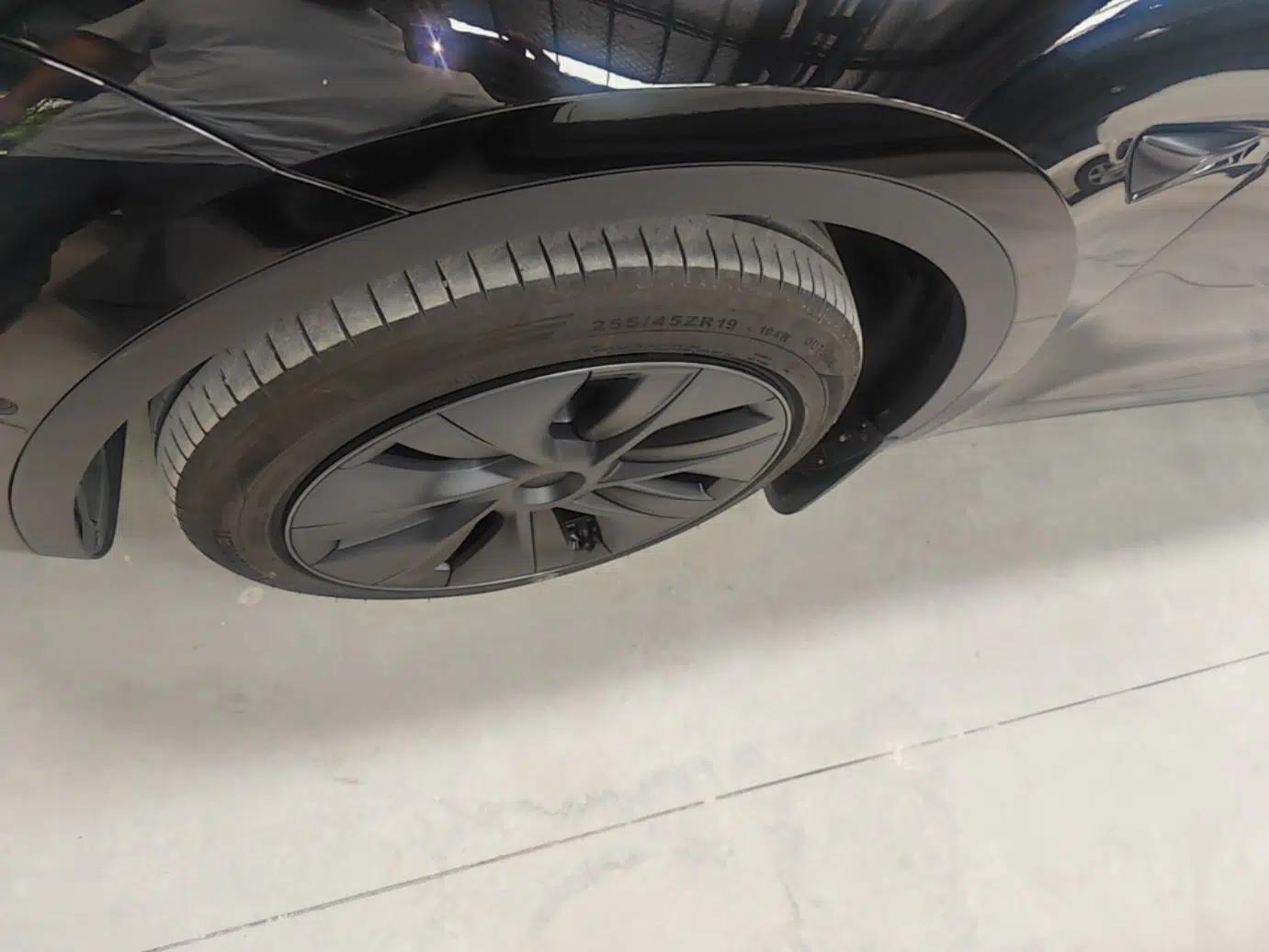 Tesla Model Y 2023 Rear-Wheel-Drive Version — миниатюра 10