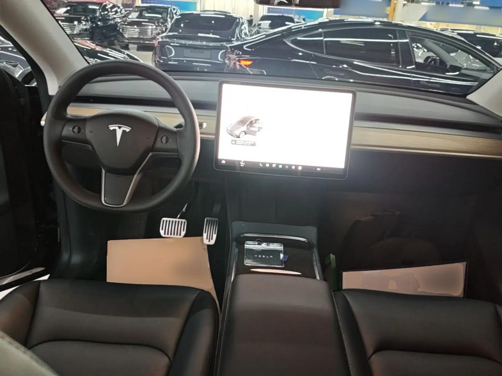 Tesla Model Y 2022 Rear-Wheel-Drive Version — миниатюра 12