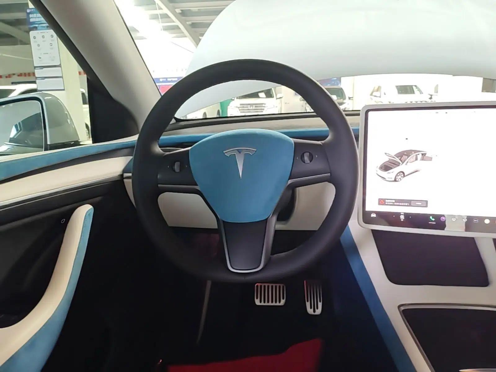 Tesla Model Y 2021 Long-Range All-Wheel-Drive Version 3D7 — миниатюра 13