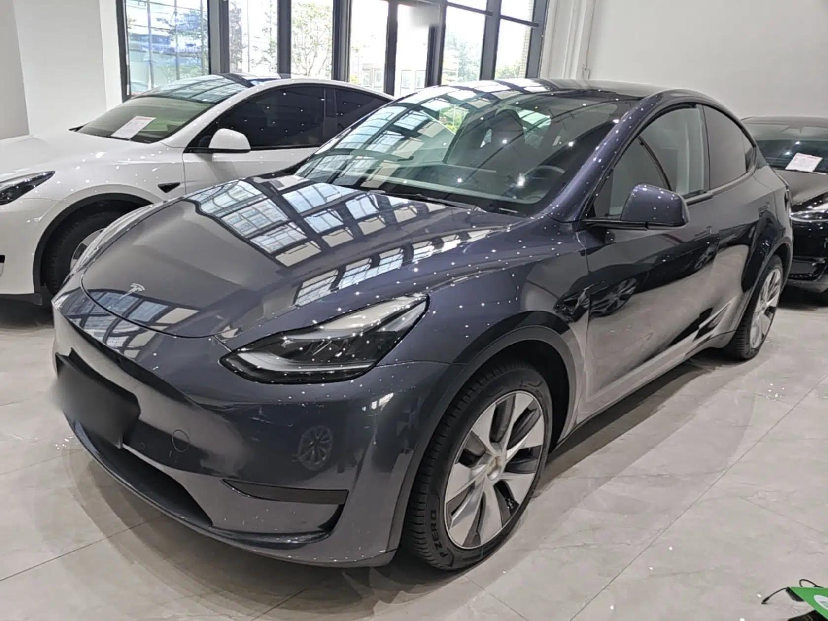 Tesla Model Y 2022 Revised Version Rear-Wheel Drive — миниатюра 1
