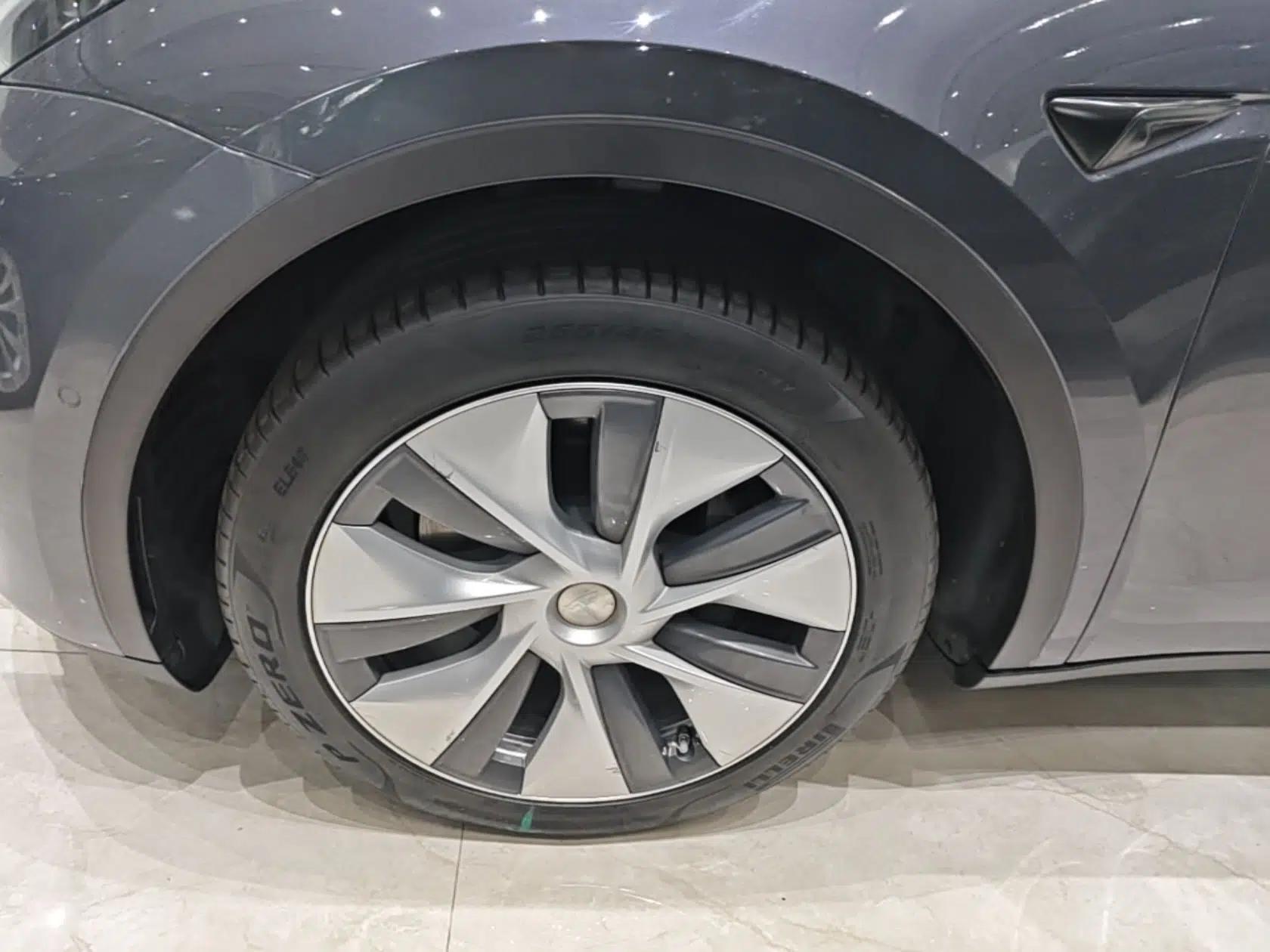 Tesla Model Y 2022 Revised Version Rear-Wheel Drive — миниатюра 10