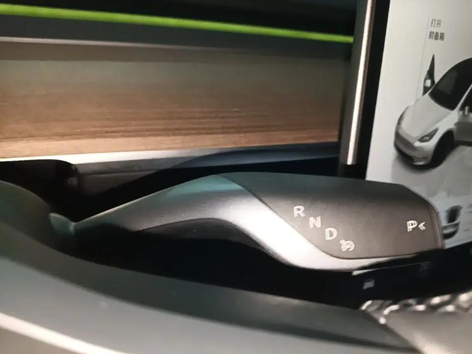 Tesla Model Y 2022 Rear-Wheel-Drive Version — миниатюра 16