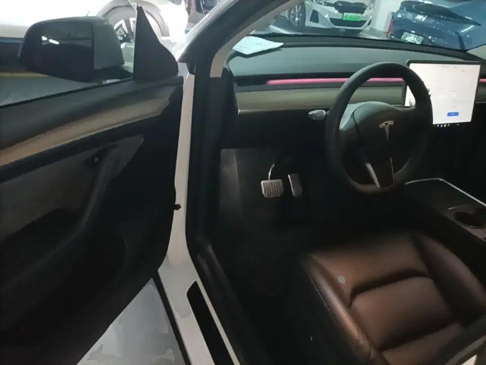 Tesla Model Y 2022 Rear-Wheel-Drive Version — миниатюра 18