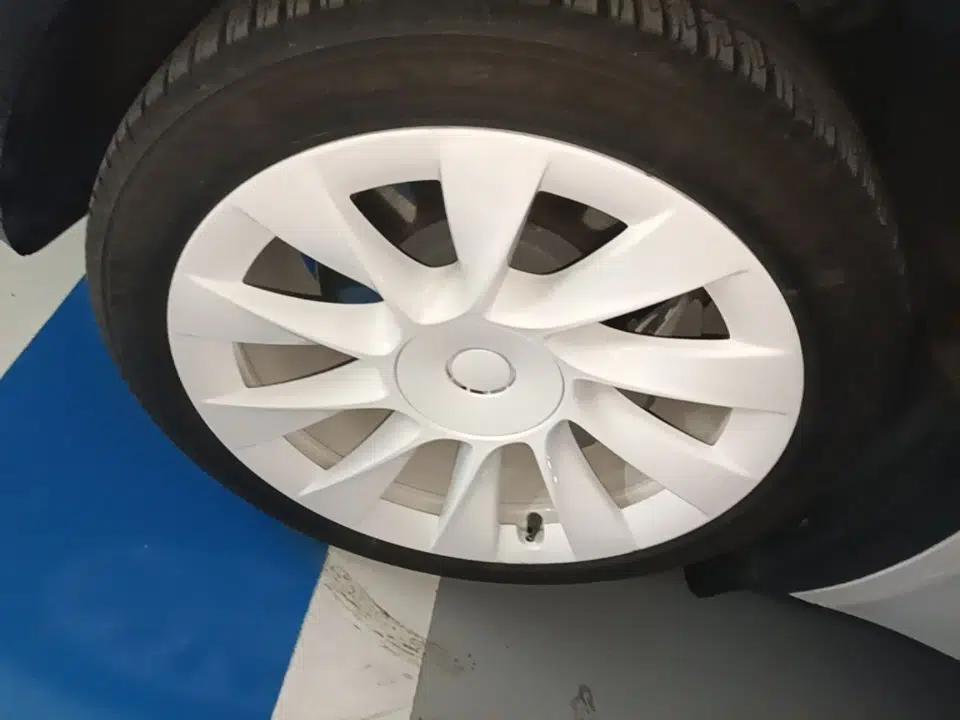 Tesla Model Y 2022 Rear-Wheel-Drive Version — миниатюра 10