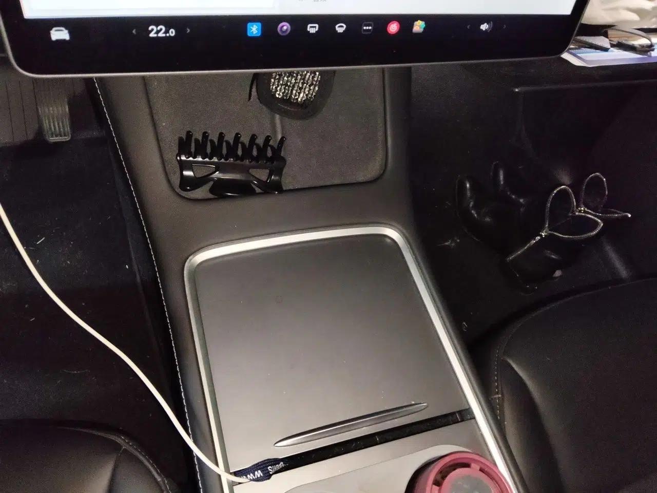 Tesla Model Y 2022 Revised Version Rear-Wheel Drive — миниатюра 13