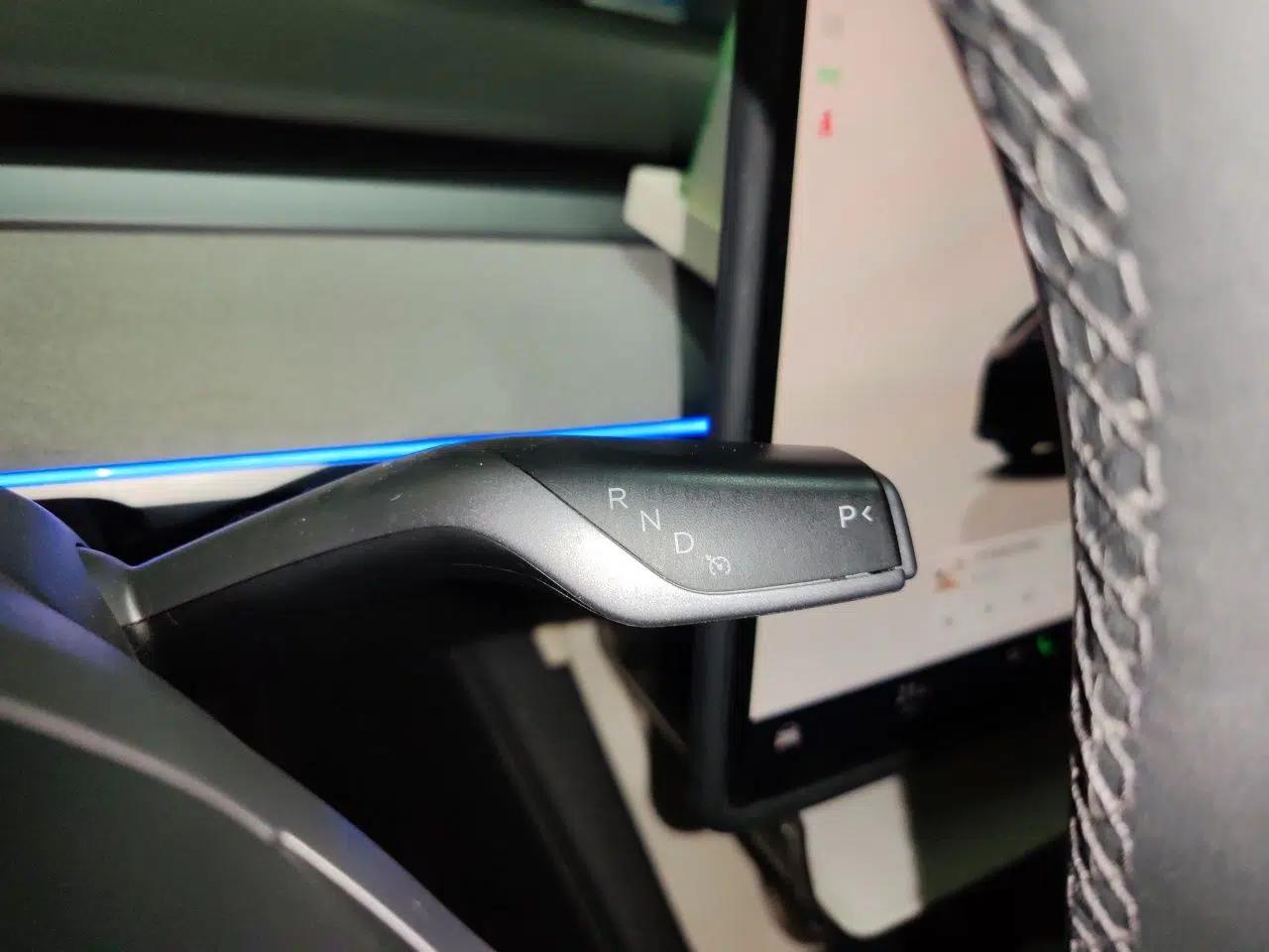 Tesla Model Y 2023 Rear-Wheel-Drive Version — миниатюра 14