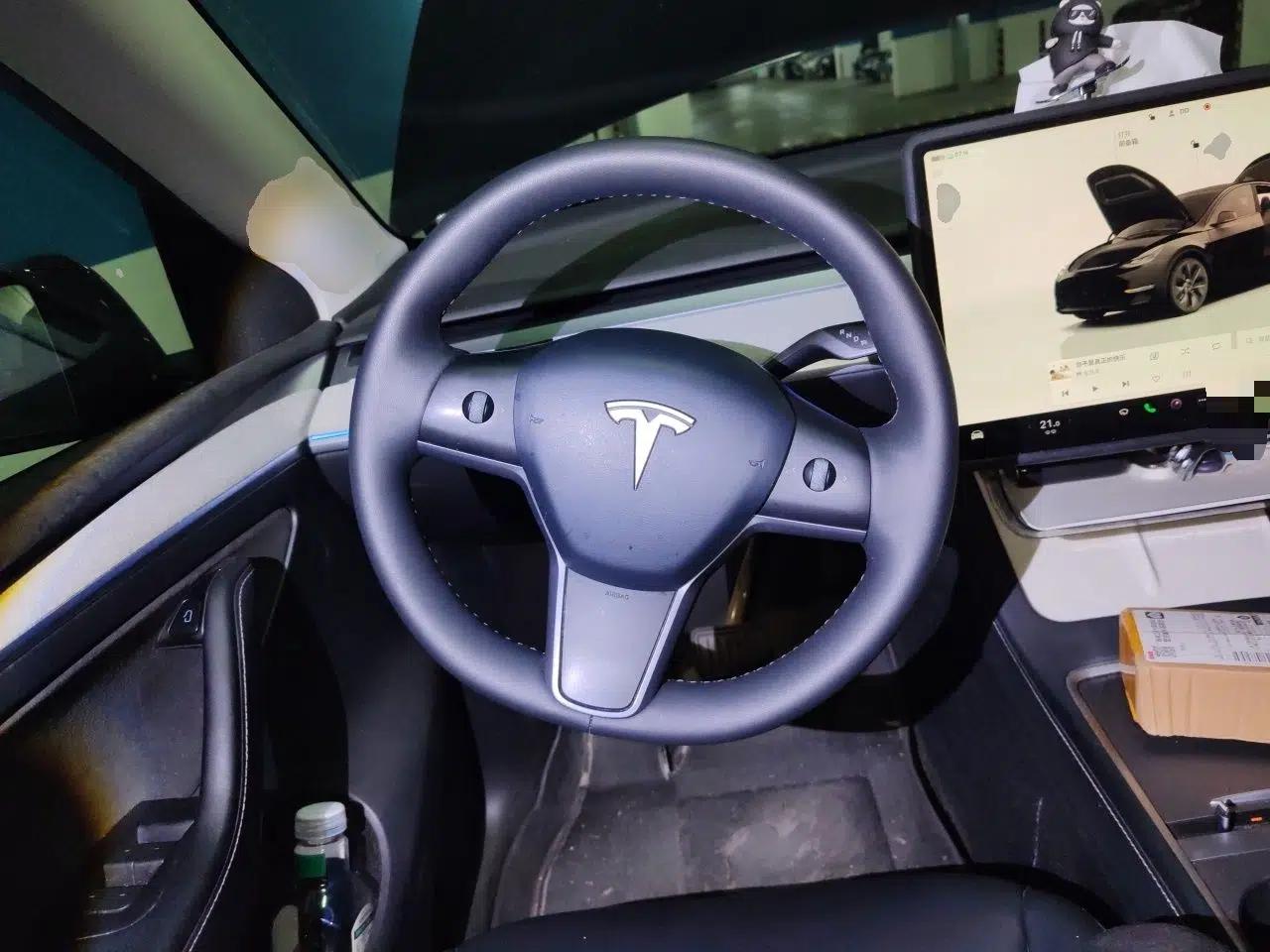Tesla Model Y 2023 Rear-Wheel-Drive Version — миниатюра 10