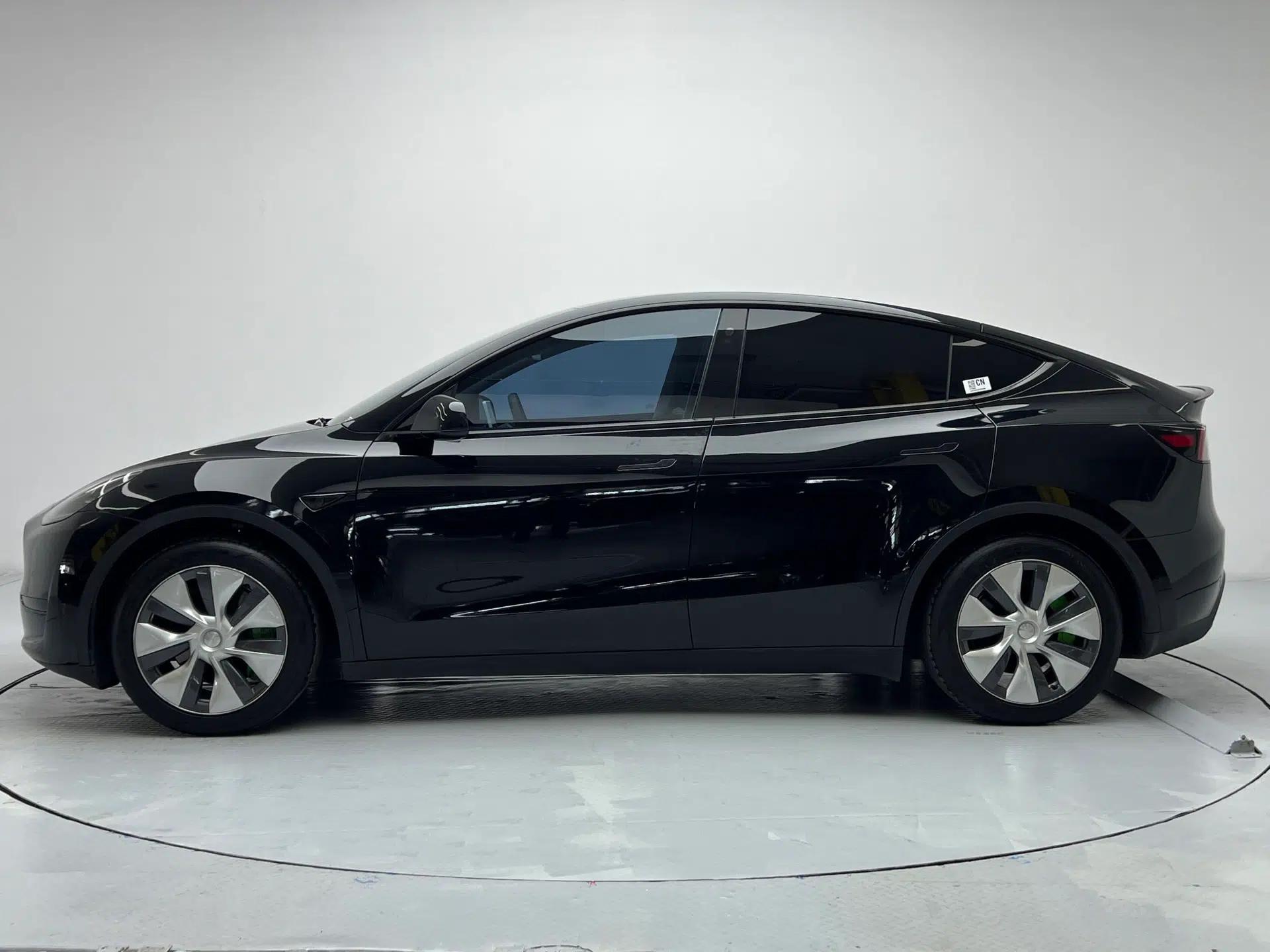 Tesla Model Y 2022 Revised Version Rear-Wheel Drive — миниатюра 6