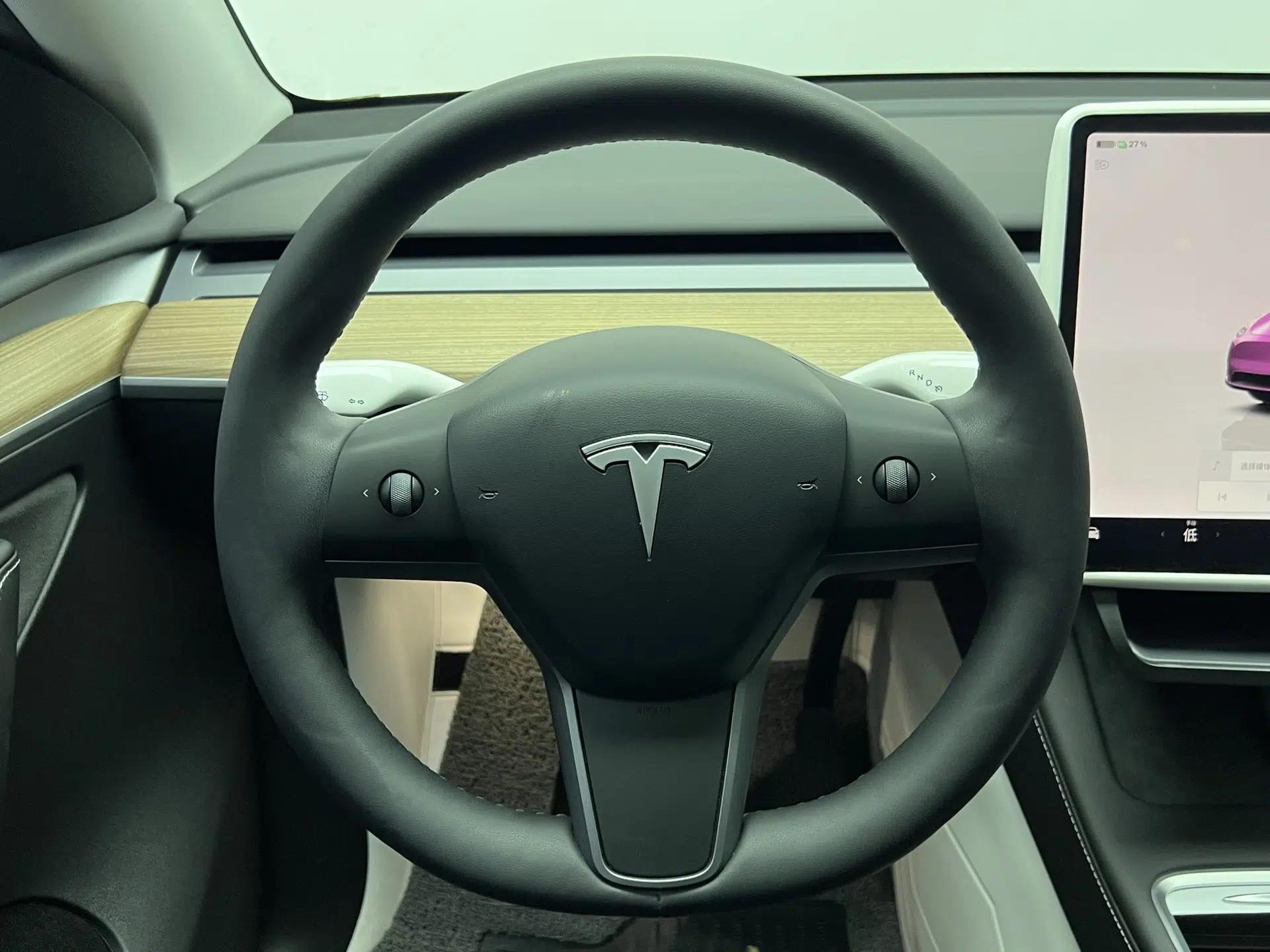 Tesla Model Y 2022 Revised Version Rear-Wheel Drive — миниатюра 7