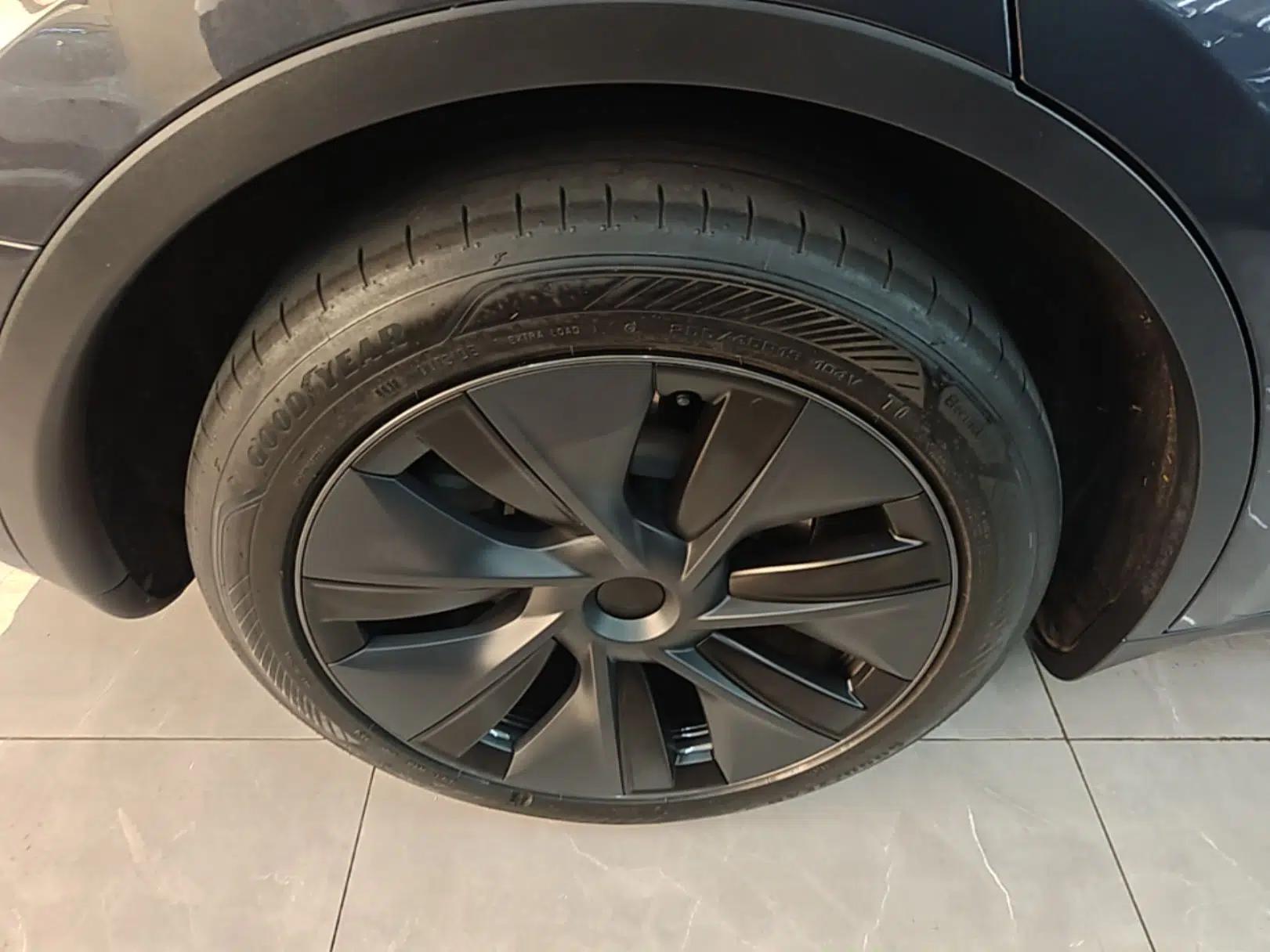 Tesla Model Y 2024 Rear-Wheel-Drive Version — миниатюра 11