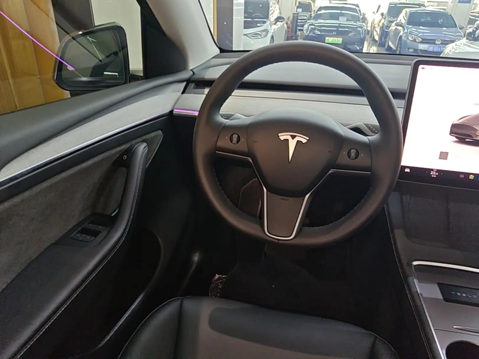 Tesla Model Y 2024 Rear-Wheel-Drive Version — миниатюра 13