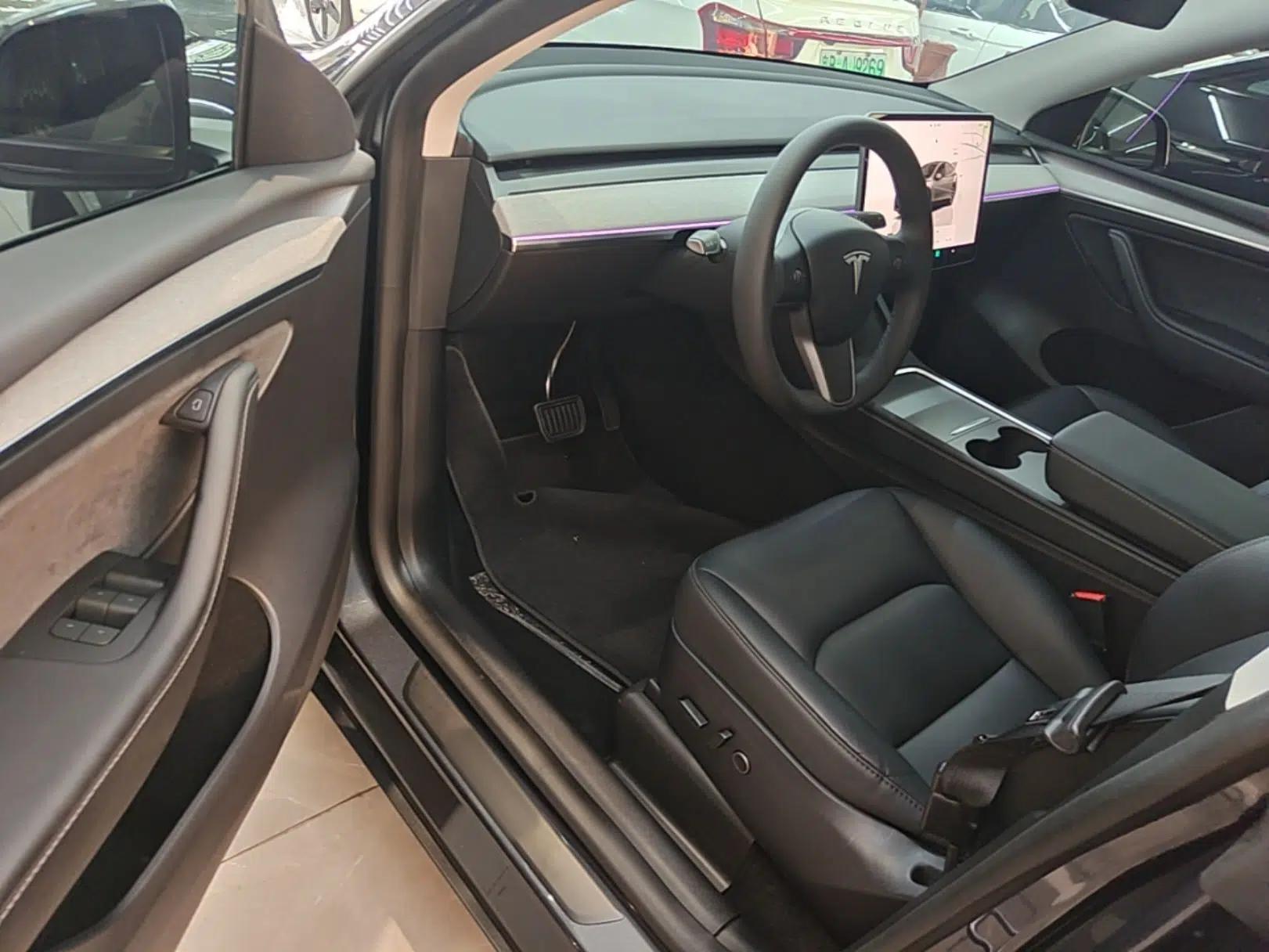 Tesla Model Y 2024 Rear-Wheel-Drive Version — миниатюра 18