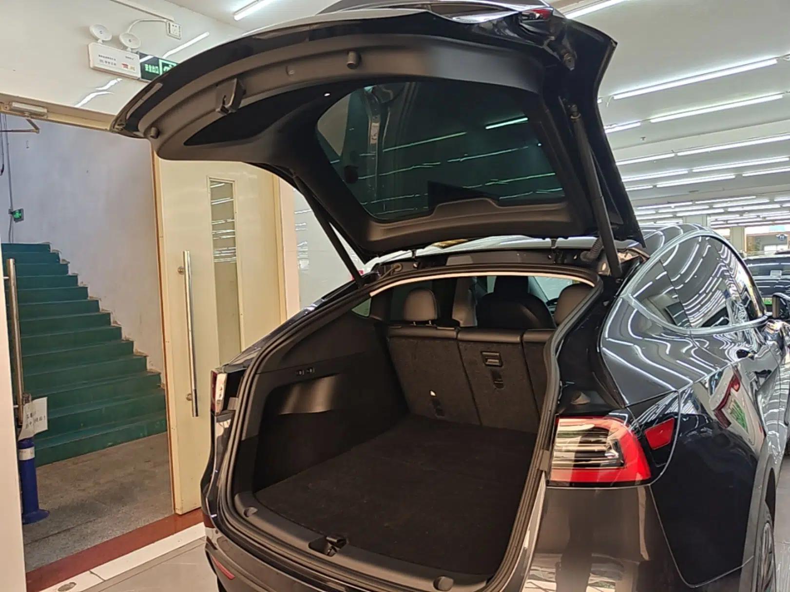 Tesla Model Y 2024 Rear-Wheel-Drive Version — миниатюра 22