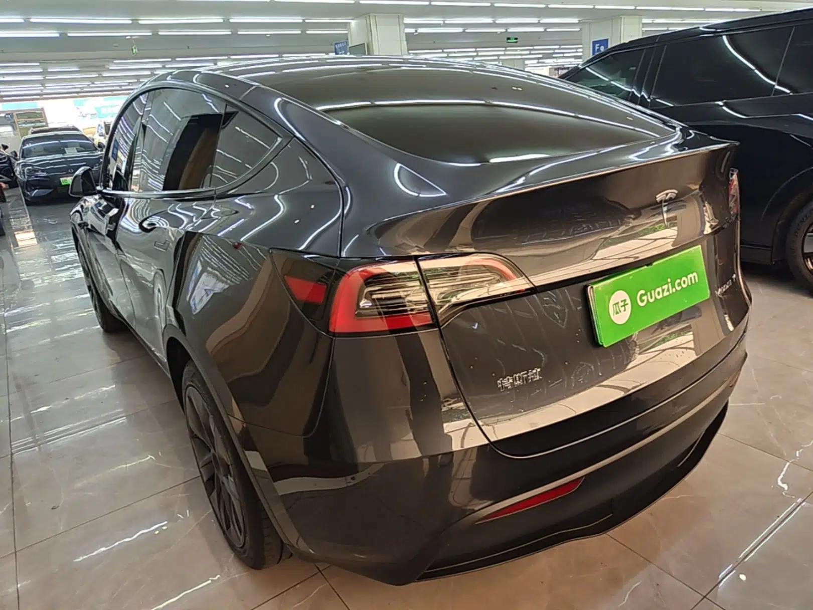 Tesla Model Y 2024 Rear-Wheel-Drive Version — миниатюра 4