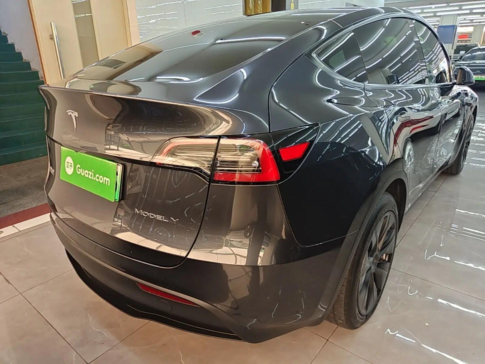 Tesla Model Y 2024 Rear-Wheel-Drive Version — миниатюра 6