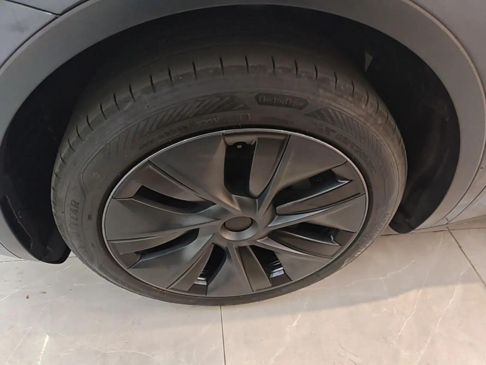 Tesla Model Y 2024 Rear-Wheel-Drive Version — миниатюра 10