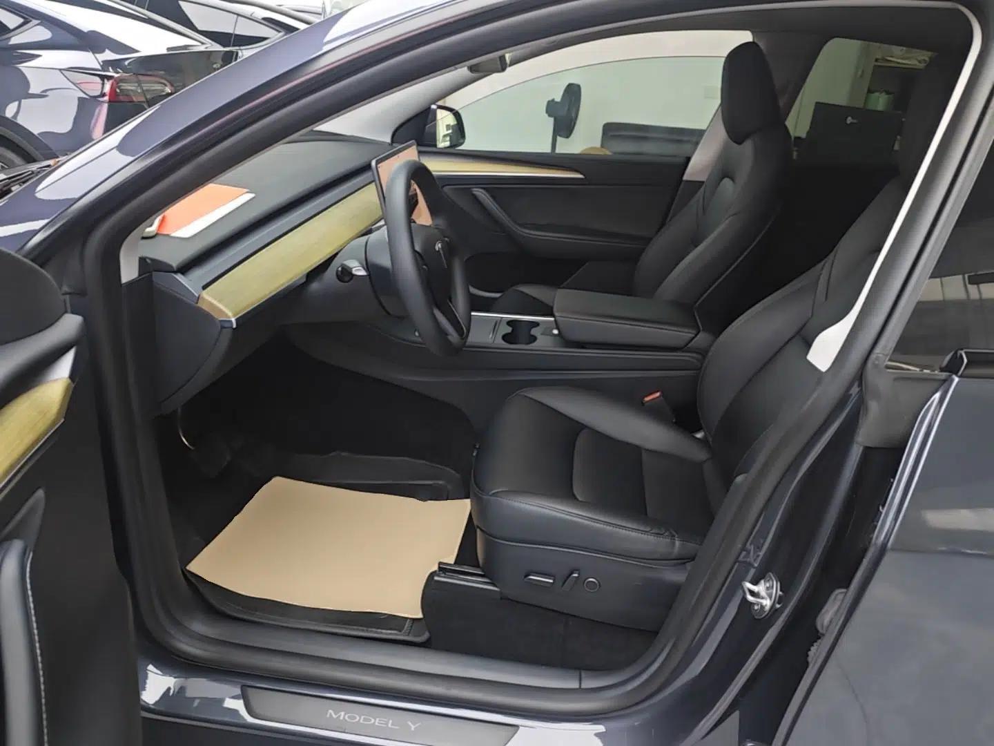 Tesla Model Y 2022 Revised Version Rear-Wheel Drive — миниатюра 17
